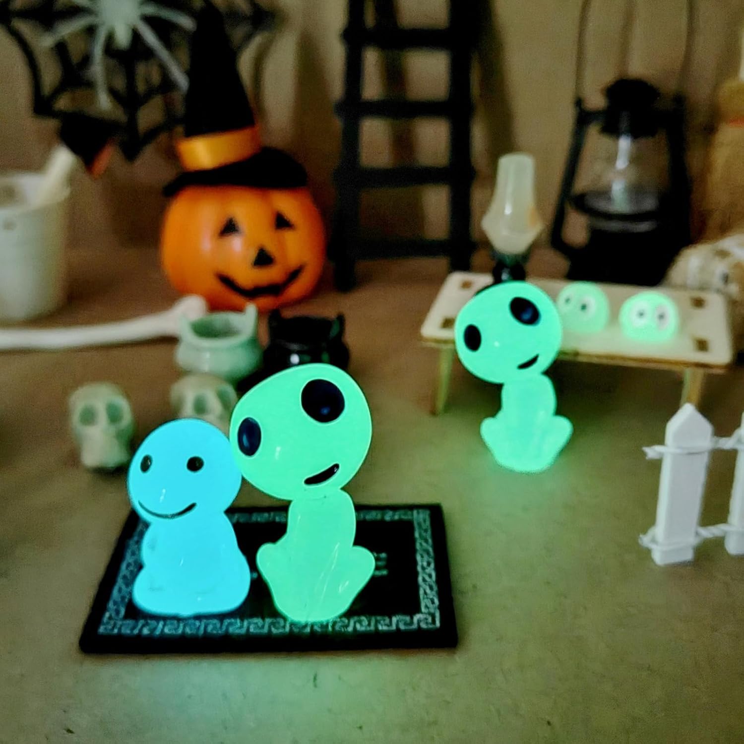 BinaryABC Casa de muñecas de Halloween, accesorios de jardín en miniatura, accesorios de jardín de hadas de Halloween, accesorios de pueblo de