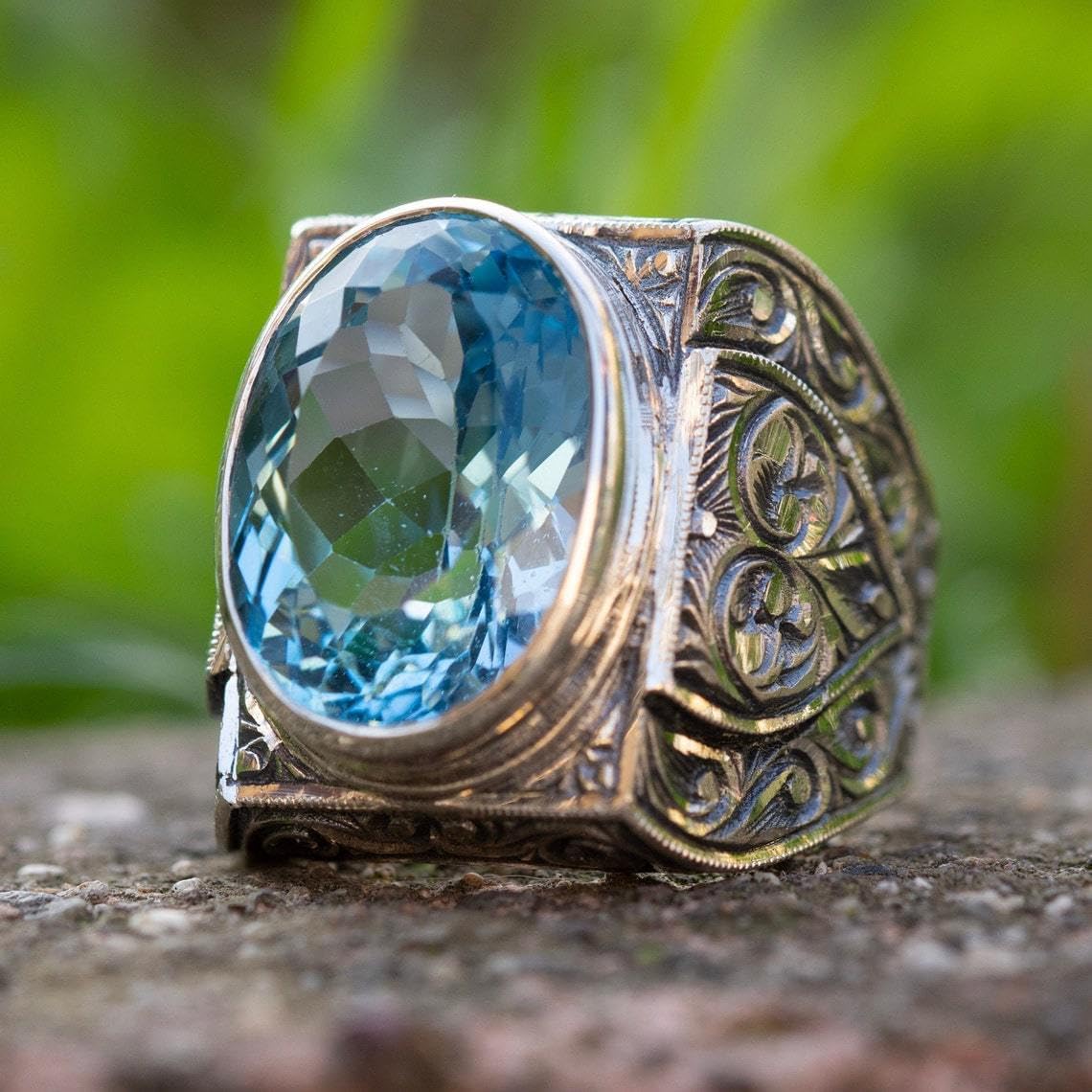 LRESJJIUJ Anillo de acero inoxidable retro con circonita cúbica de corte cuadrado, sello de piedra tallada a mano, gema de topacio azul, anillo de