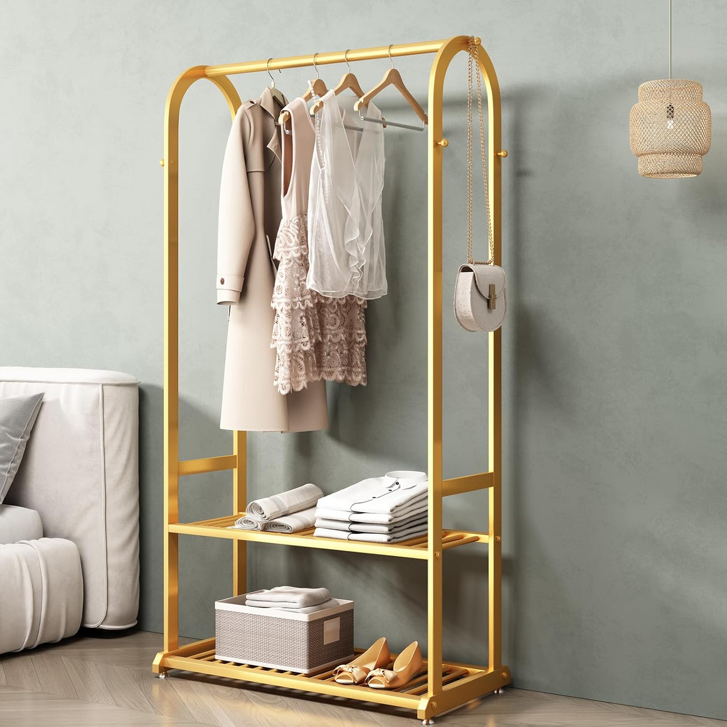 Perchero de ropa resistente, percheros dorados para colgar ropa, perchero de metal moderno con estantes dobles inferiores y 6 ganchos laterales para