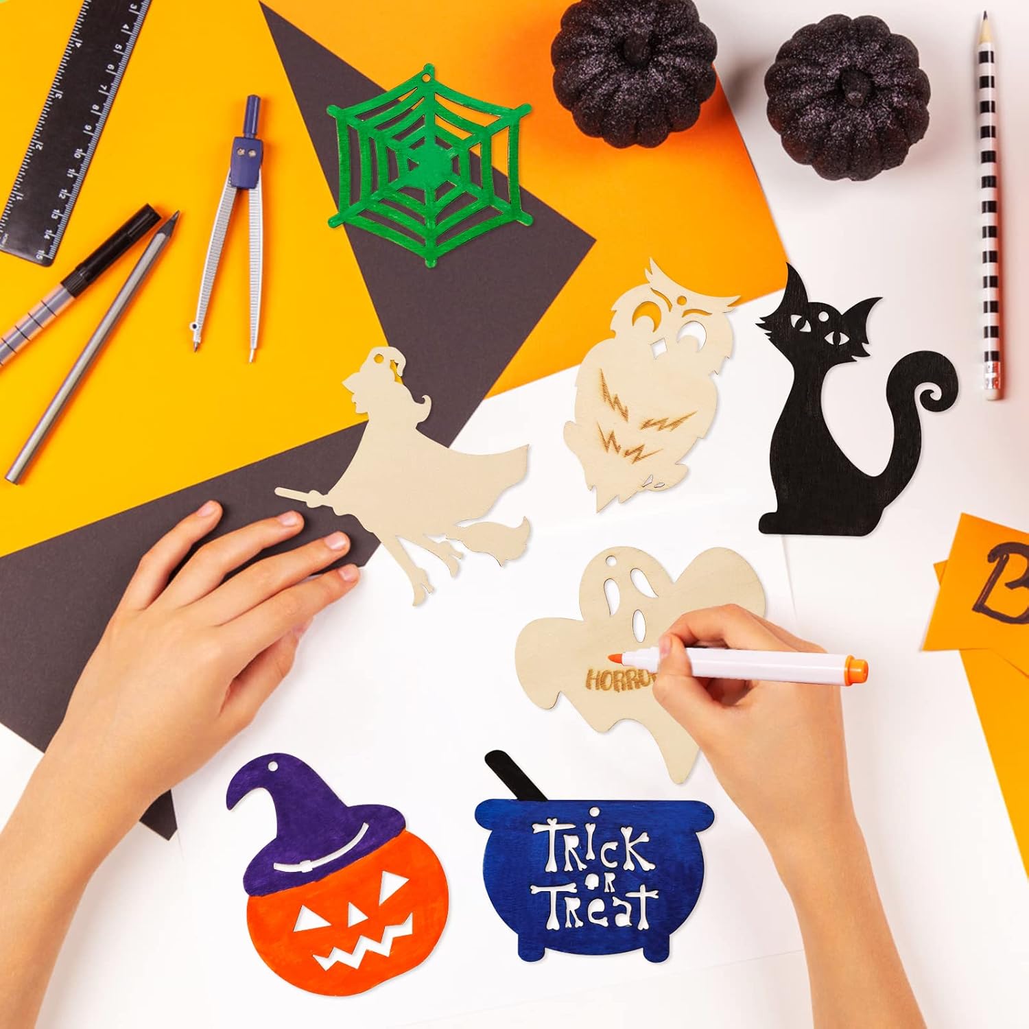 MGparty Manualidades de Halloween, 60 piezas de rebanadas de madera de Halloween, manualidades de madera natural sin terminar, adornos preperforados