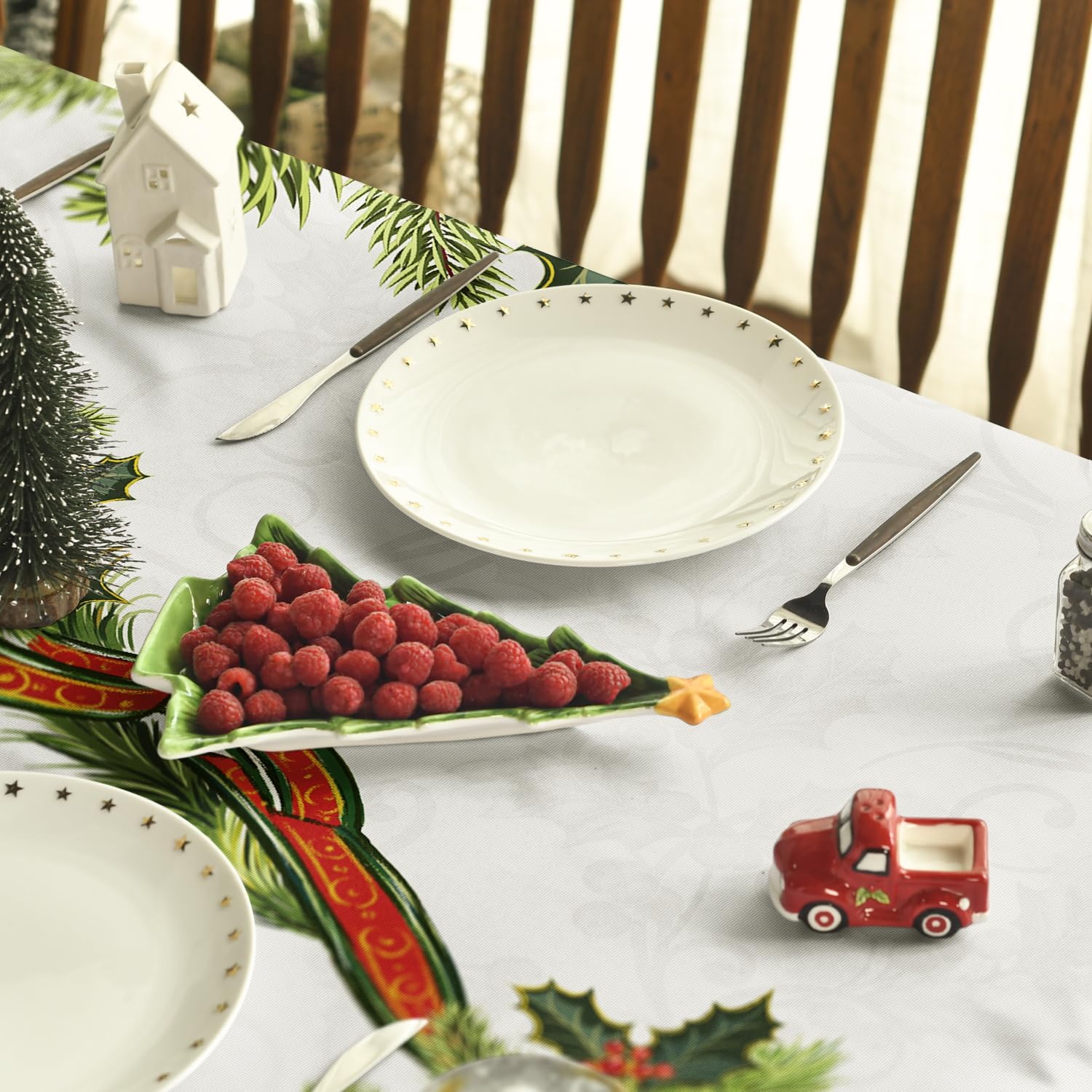 Horaldaily Mantel navideño de 60 x 104 pulgadas, diseño de flor de pascua con cinta dorada lavable, para decoración de fiestas, pícnic, cenas