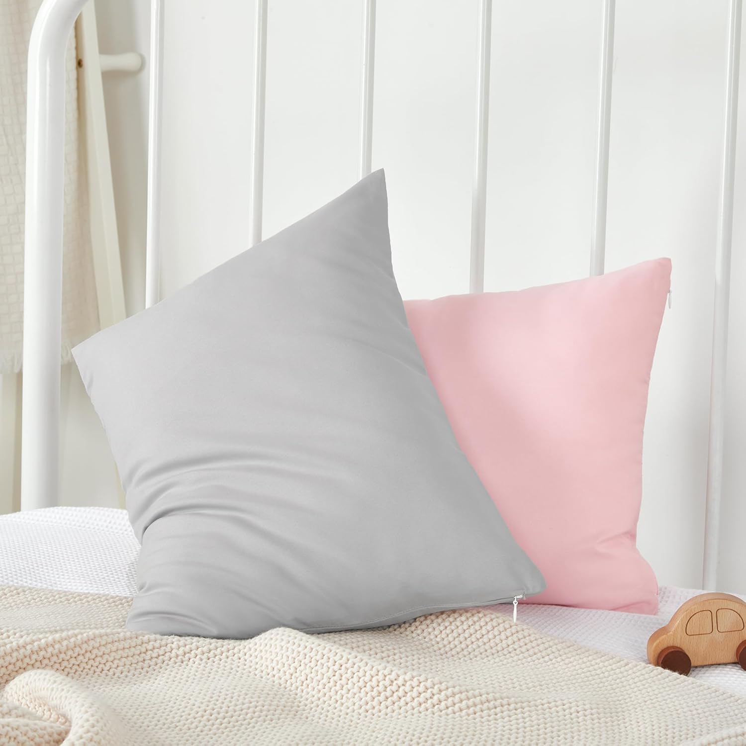 TILLYOU Paquete de 2 fundas de almohada para niños pequeños con cremallera, de microfibra suave y sedosa de 13 x 18 pulgadas, fundas de almohada de