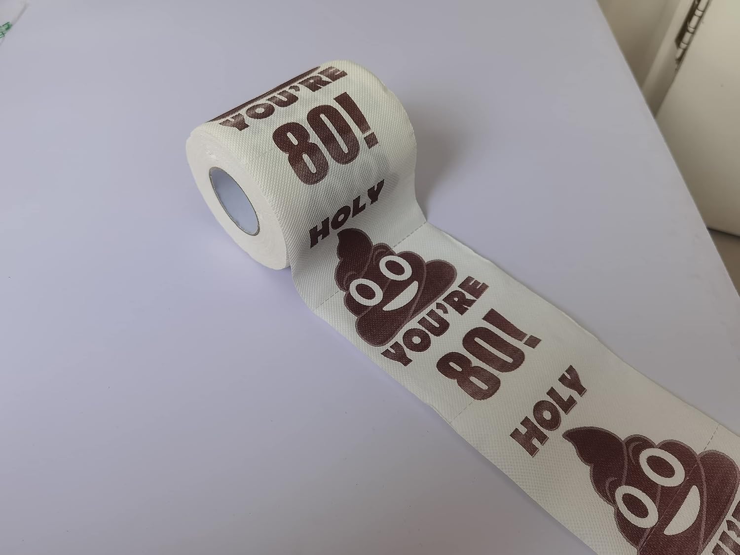Feliz cumpleaños Holy Poop You’re xx Years Old Style – Papel higiénico de papel higiénico de pañuelo, broma, divertida fiesta de cumpleaños, idea de