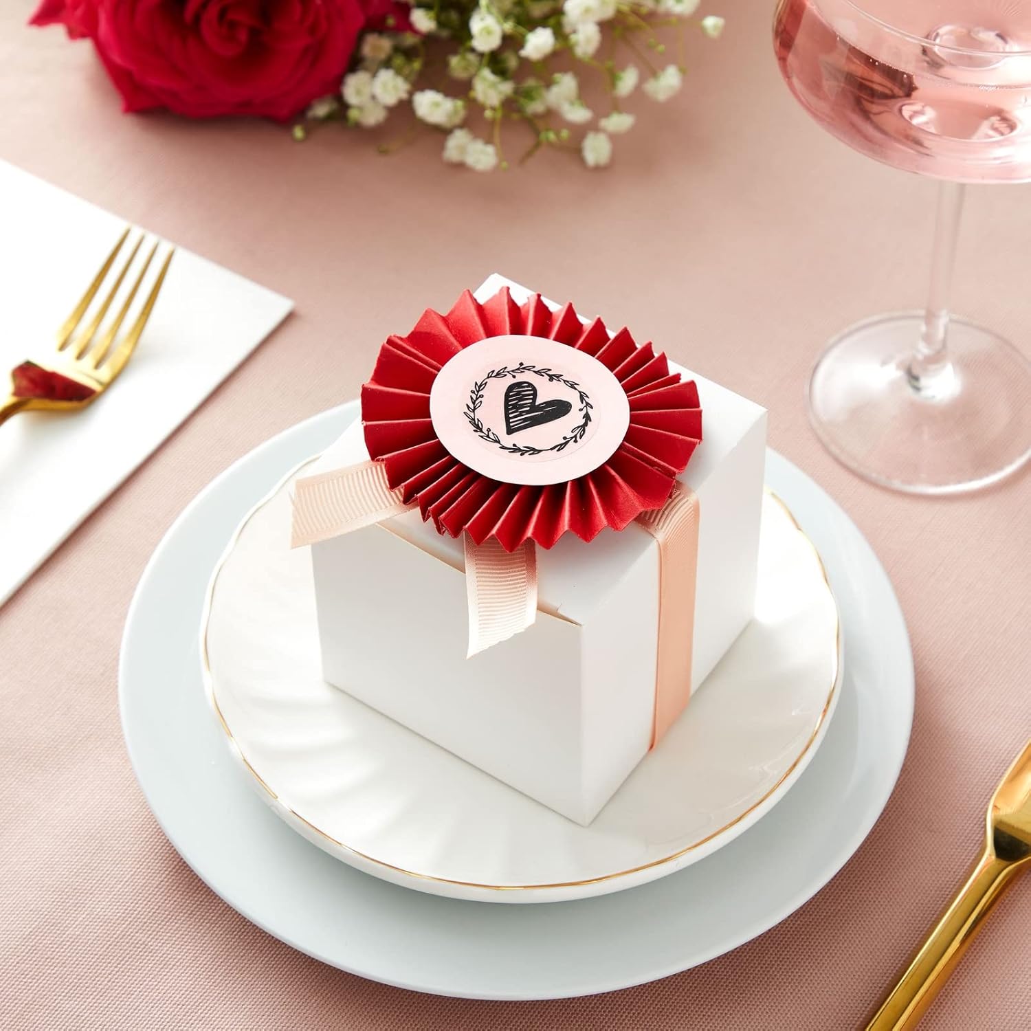 Paper Junkie Paquete de 250 calcomanías de corazón para tarjetas de felicitación, calcomanías de sobre para invitaciones de boda, tarjetas de