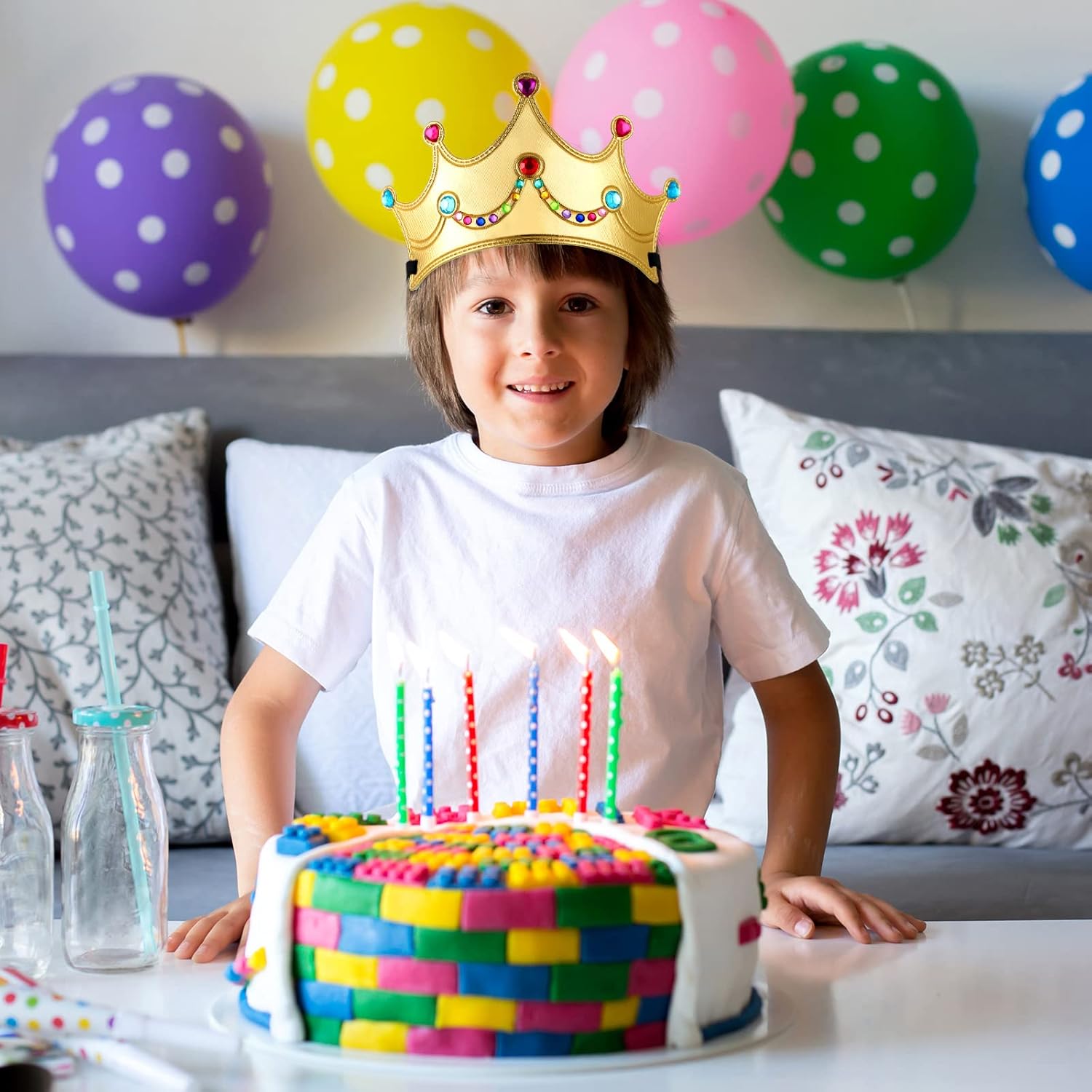 Epakh Juego de 27 coronas de fiesta de princesa, 16 piezas de coronas de princesa con 11 calcomanías de diamante, suministros de fiesta de princesa