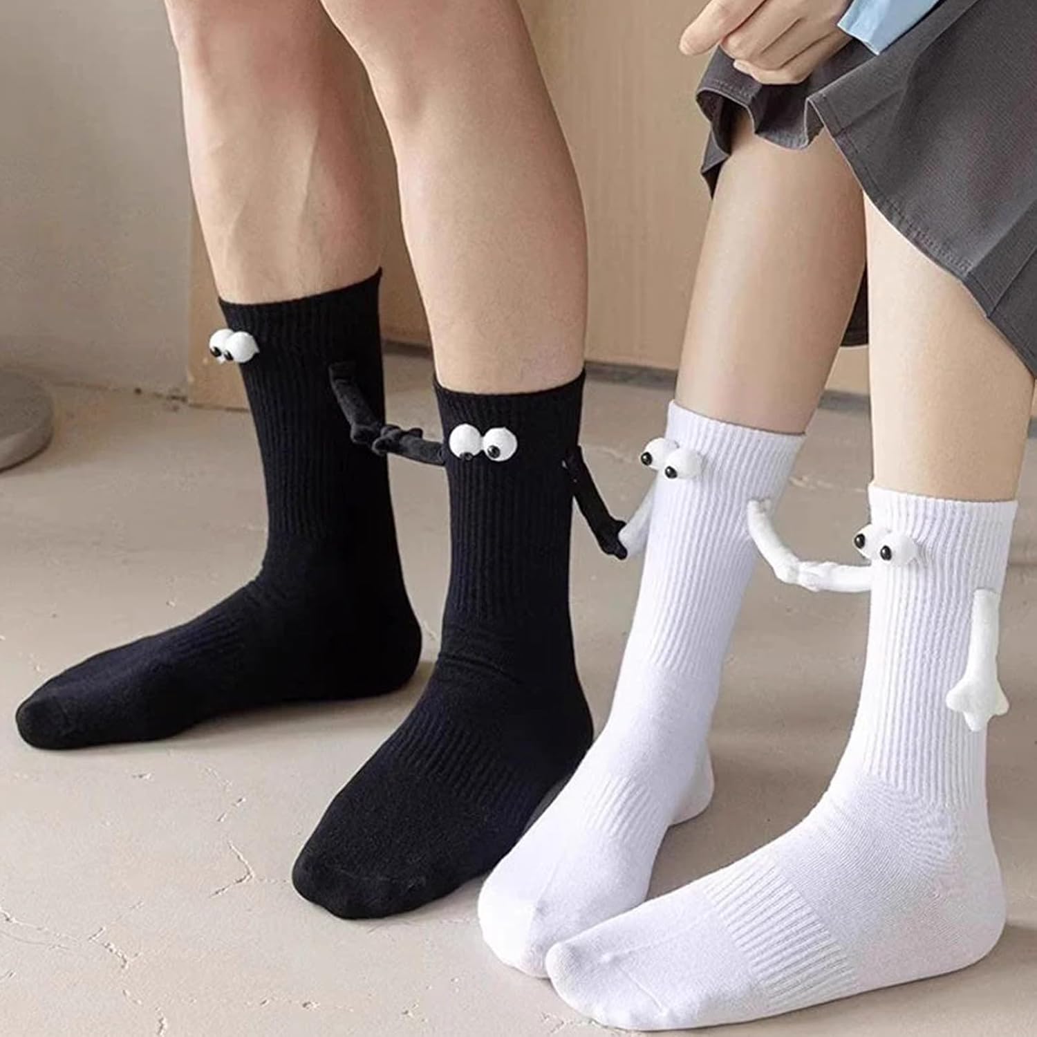 Tiantianka Calcetines para parejas tomados de la mano, calcetines de tubo medio con succión magnética 3D, unisex, divertidos para parejas,