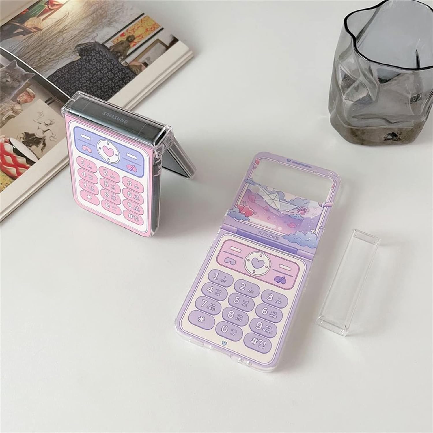 Funda para Samsung Galaxy Z Flip 4 con estampado retro, diseño de luna y corazón de amor para Z Flip 4, color rosa