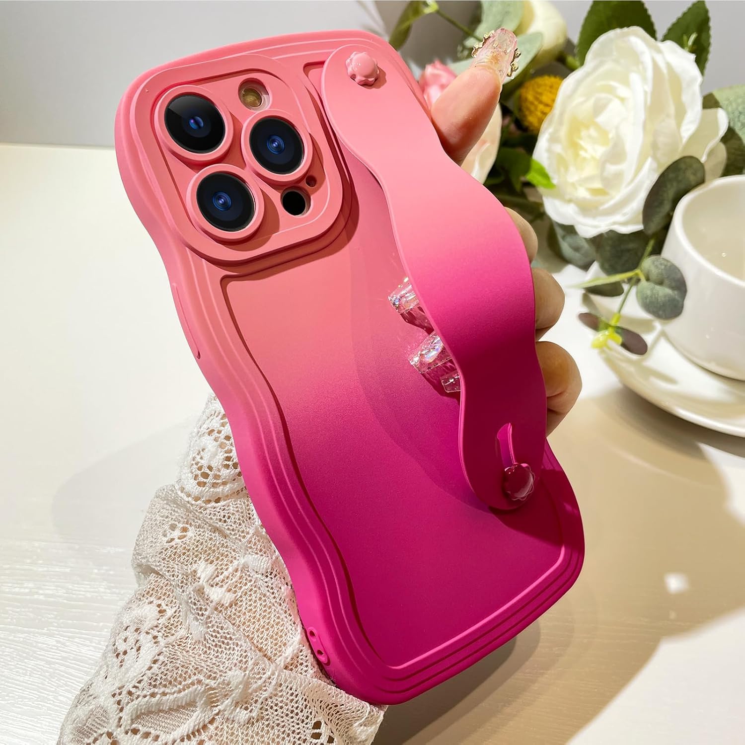 OOK Bonita funda con forma de marco ondulado rizado para iPhone 14 Pro Max con soporte de pulsera ajustable silicona suave a prueba de golpes,