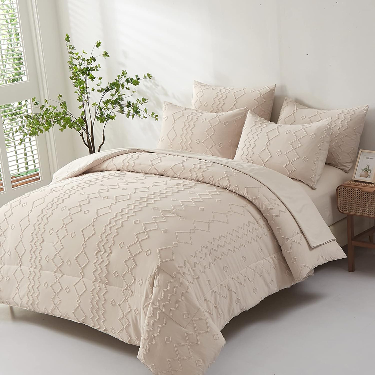 Juego de edredón bohemio tamaño King, cama copetuda beige en una bolsa de 7 piezas con edredones y sábanas, juego de ropa de cama de microfibra