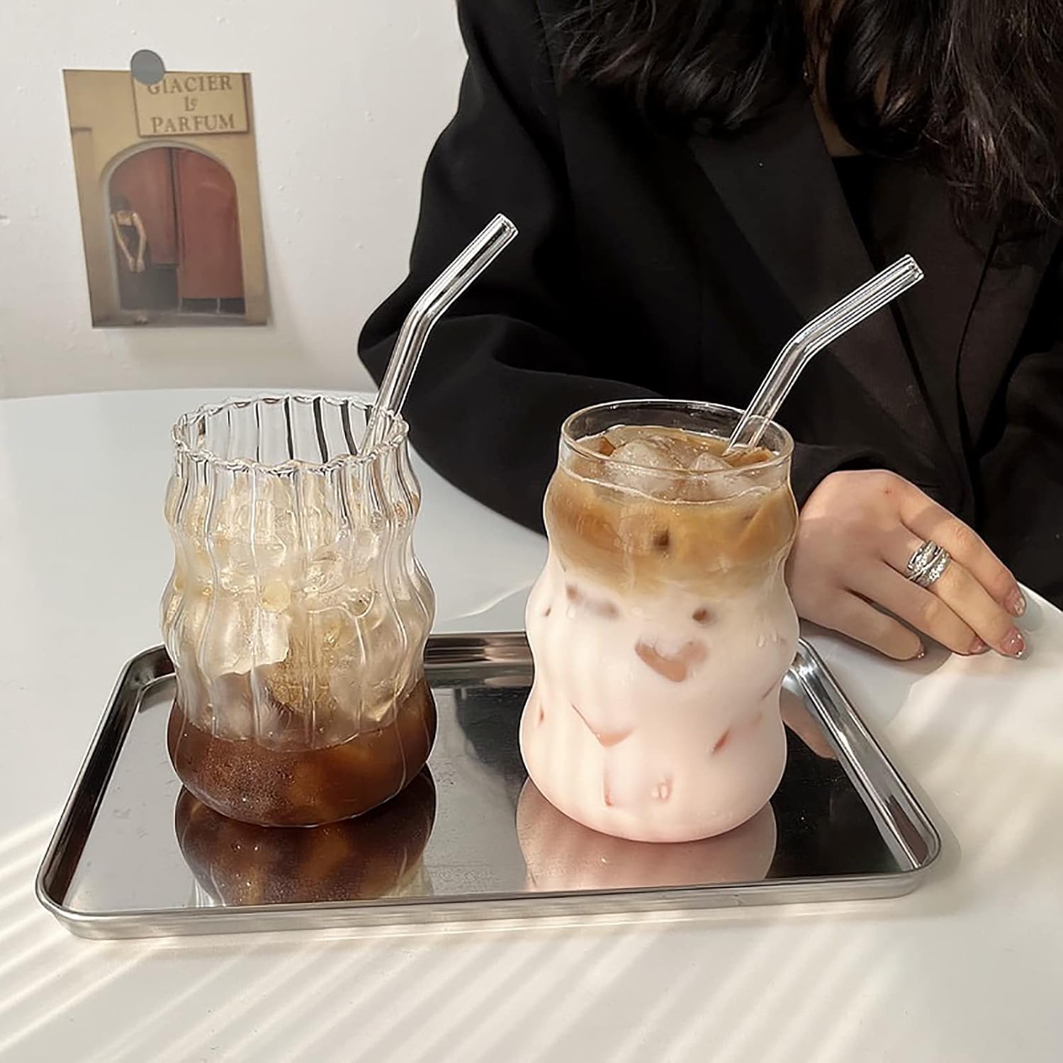 2 vasos de vidrio acanalados con tapa y pajitas de bambú, vasos de vidrio ondulado de 17 onzas, vasos de café helado, vasos de bebida en forma de