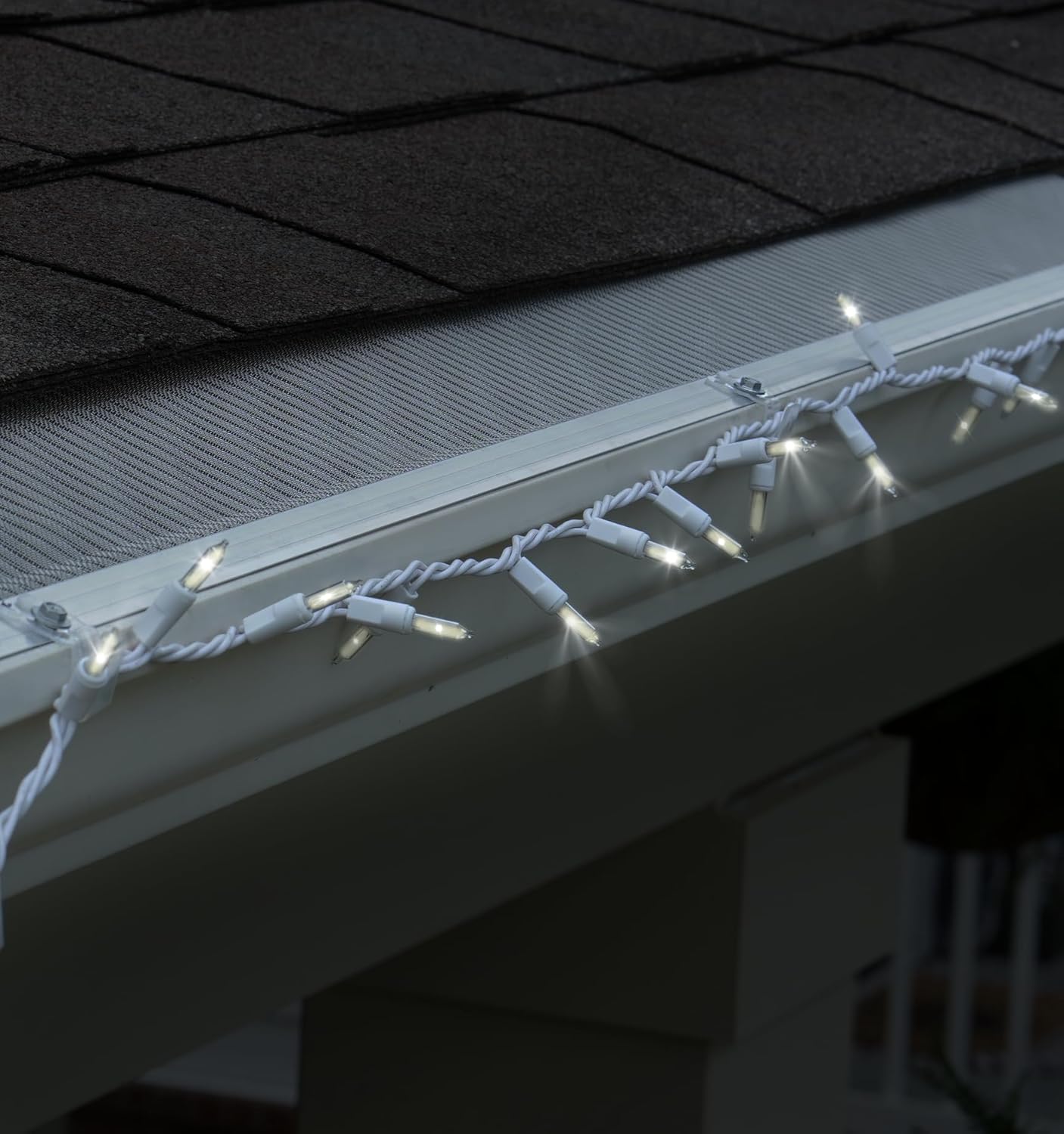 Raptor Gutter Guard Clips de luz exterior  100 unidades  Tornillos incluidos (compatible con cualquier protector de canalón)