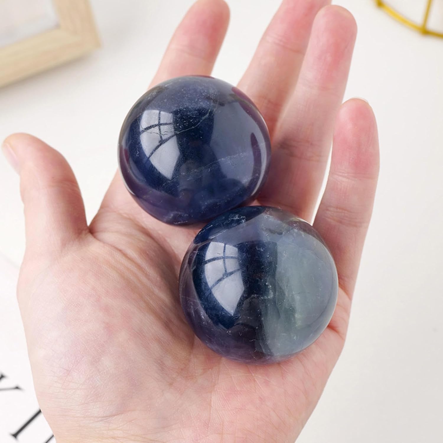 Esfera de esfera de cristal de cuarzo de fluorita azul y verde natural, esfera escultura, bola decorativa con soporte de madera, decoración del