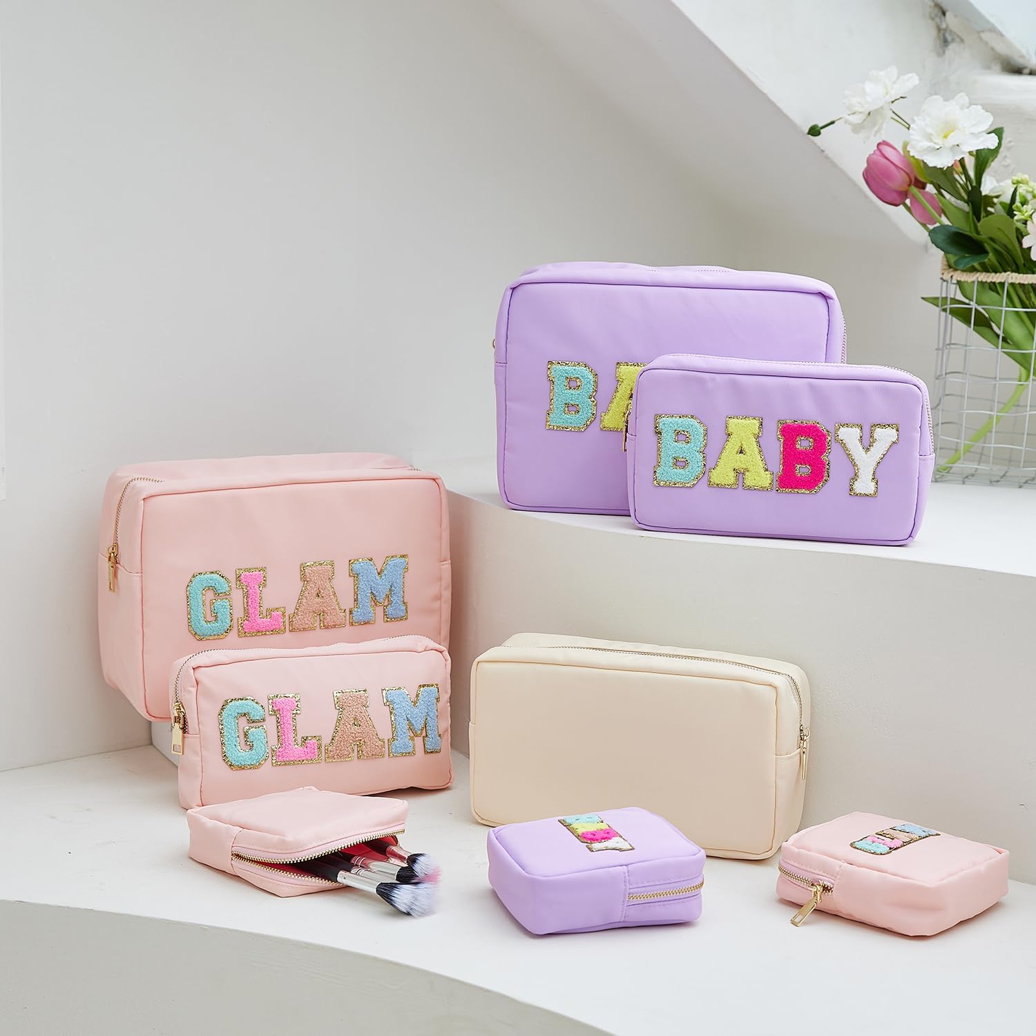 Preppy Patch – Bolsas de maquillaje con letras con purpurina, bolsa de cosméticos de viaje, bolsa de nailon impermeable para mujeres y niñas,