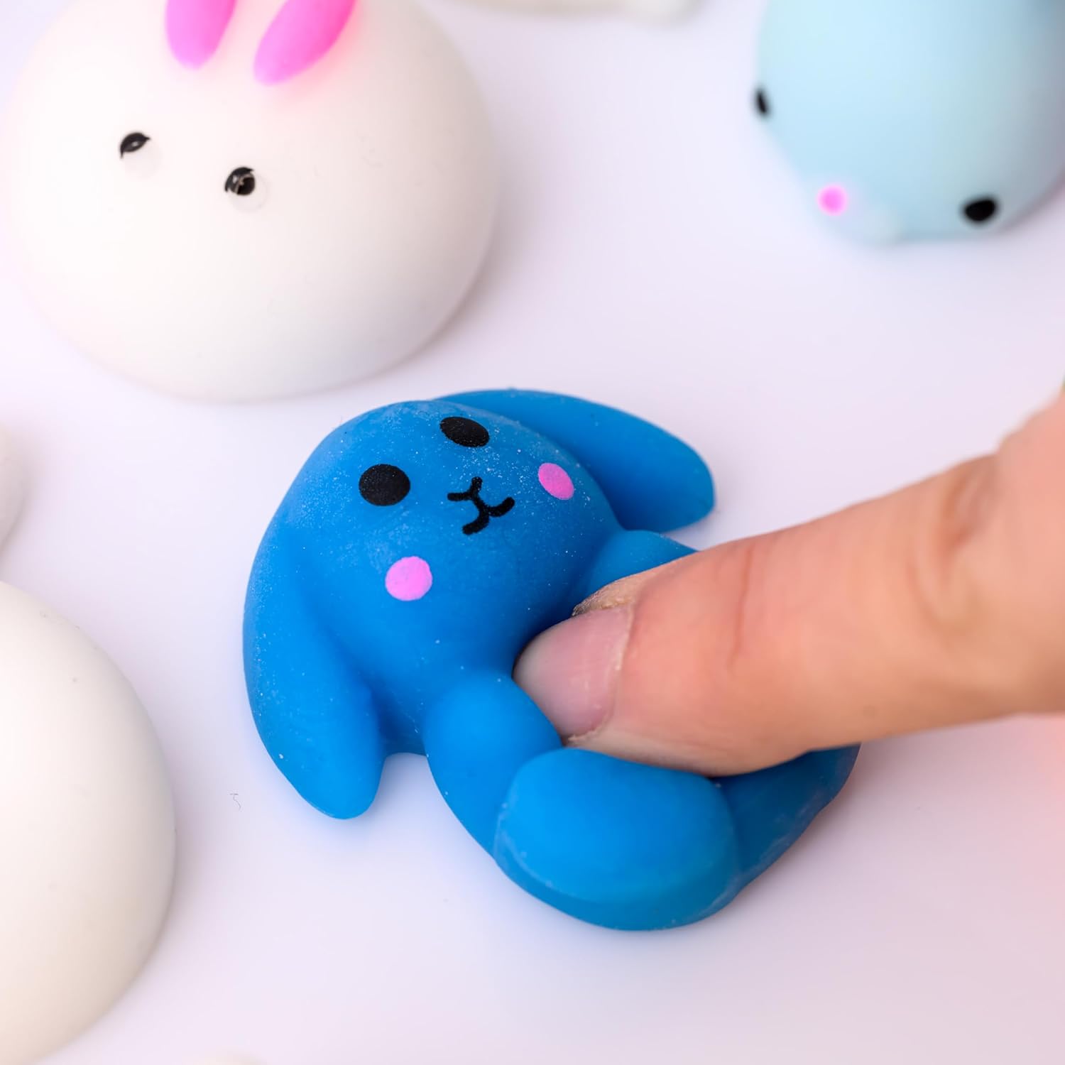 NUTTY TOYS Kawaii Squishies de Pascua  20 rellenos suaves y lindos de huevos esponjosos, la mejor idea de relleno de cesta de Pascua para niños y