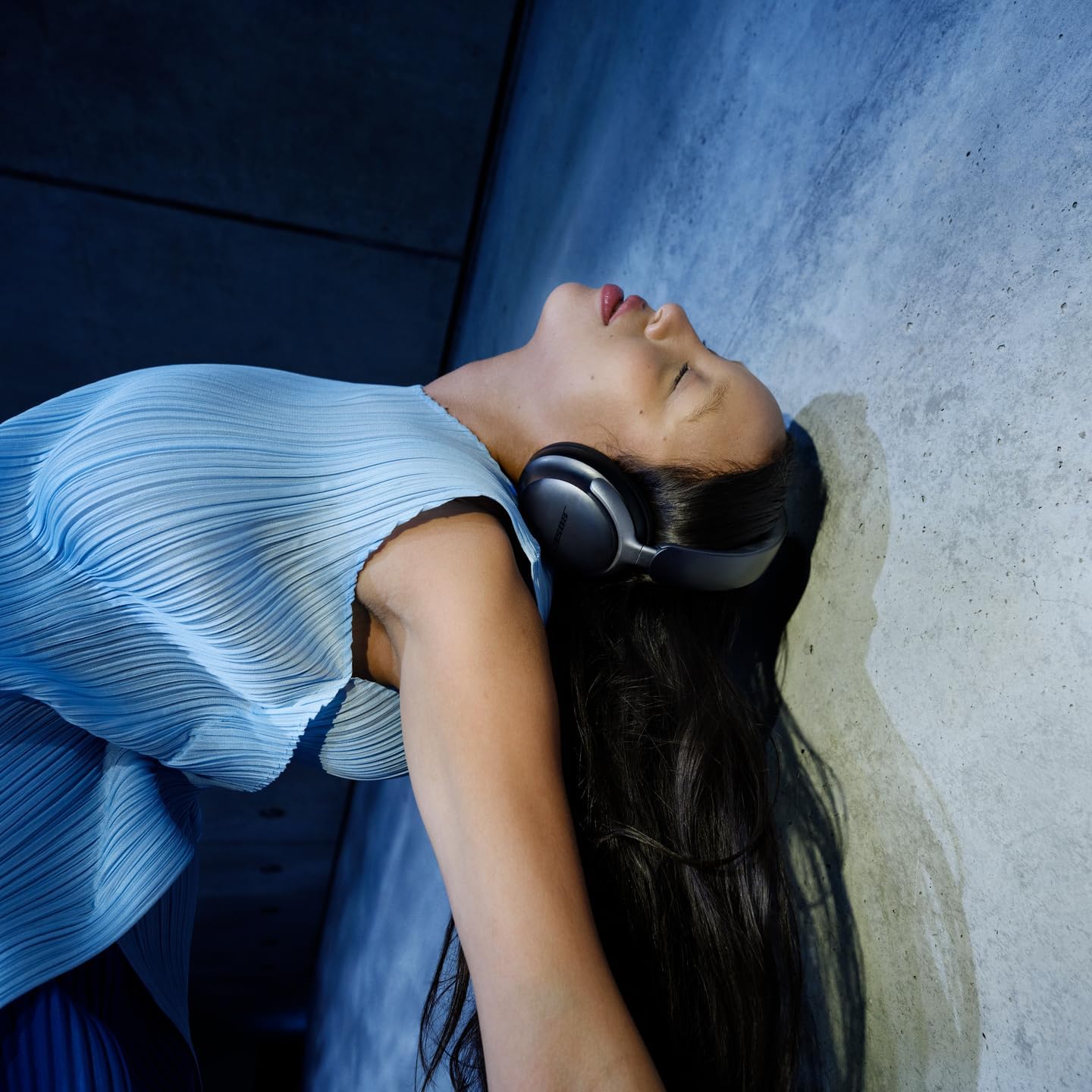 Bose QuietComfort – Auriculares ultra inalámbricos con cancelación de ruido con audio espacial, audífonos sobre la oreja con micrófono, hasta 24