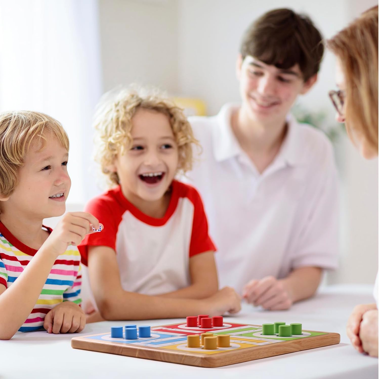 Crobyi Juego de mesa Ludo de 12 pulgadas + juego de mesa de serpientes y escaleras, 2 en 1, juego de mesa clásico para adultos y niños, incluye 1