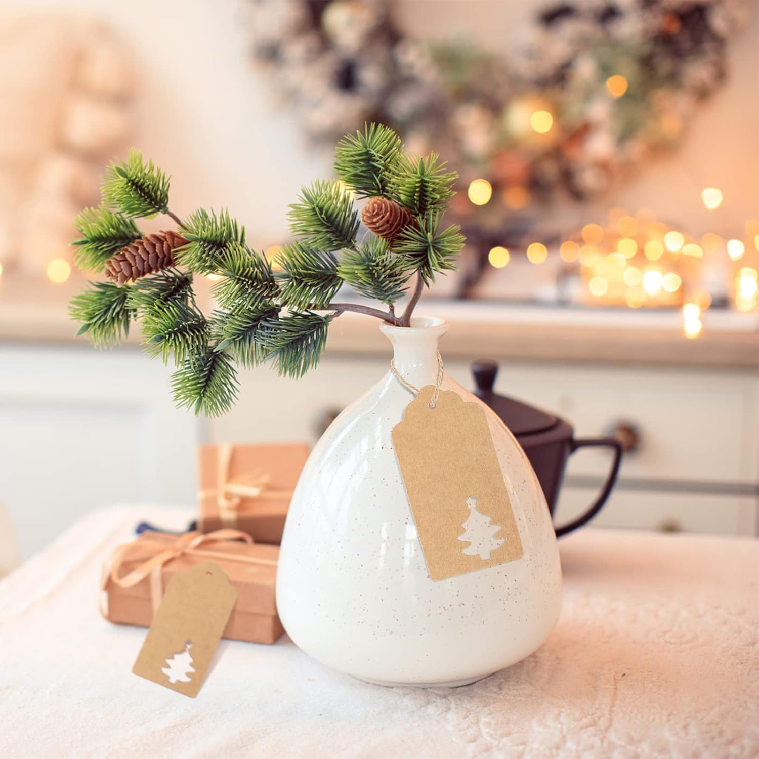 Etiquetas de regalo de Navidad, 100 etiquetas de regalo marrones con cuerdas, 10.58 ozm de papel kraft grueso, etiquetas de Navidad con árbol de