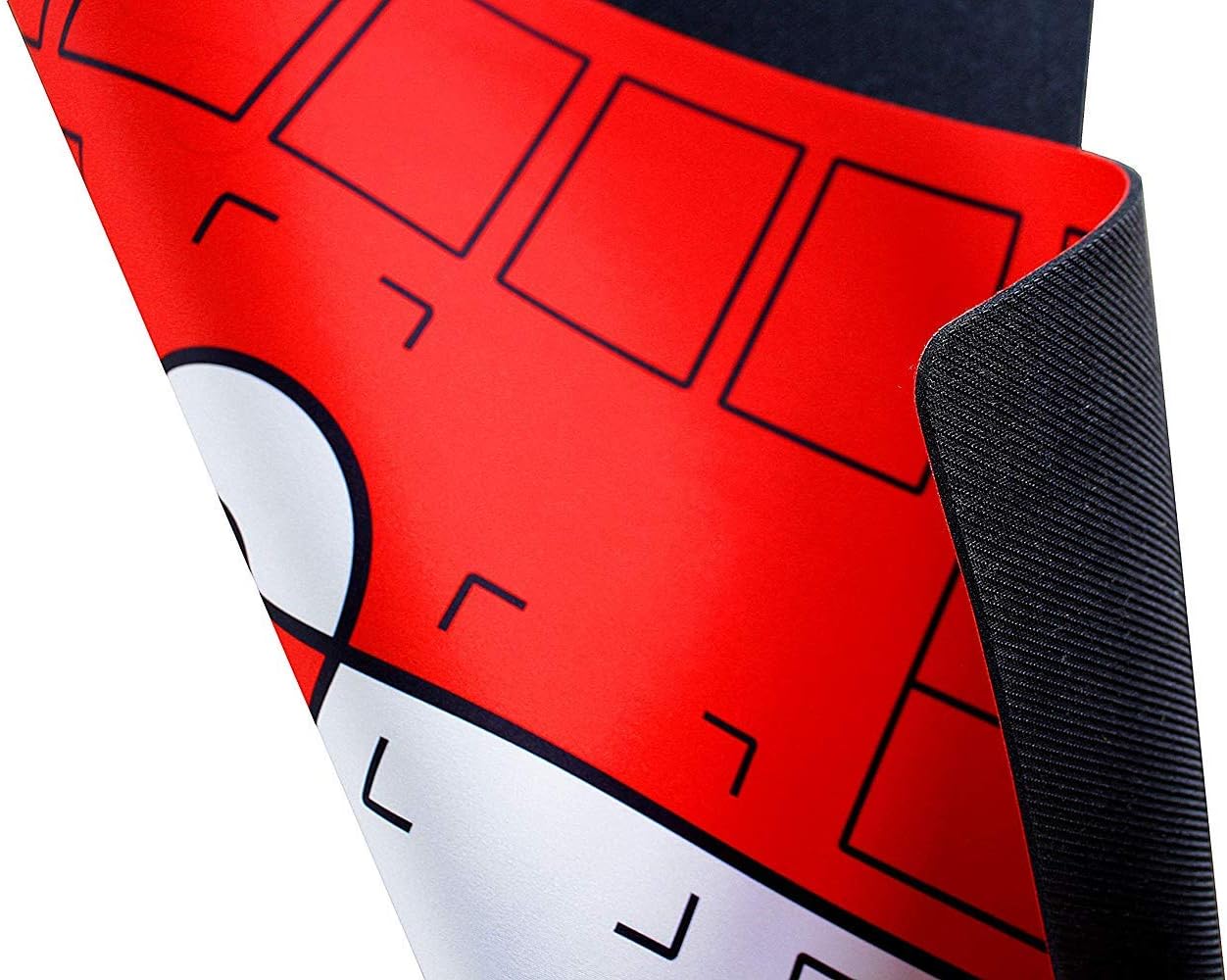 The Gaming Mat Company Tapete de juego de Pokémon compatible con 2 jugadores para cartas de Pokémon, 28 x 18 x 0.16 pulgadas, tapete de batalla rojo