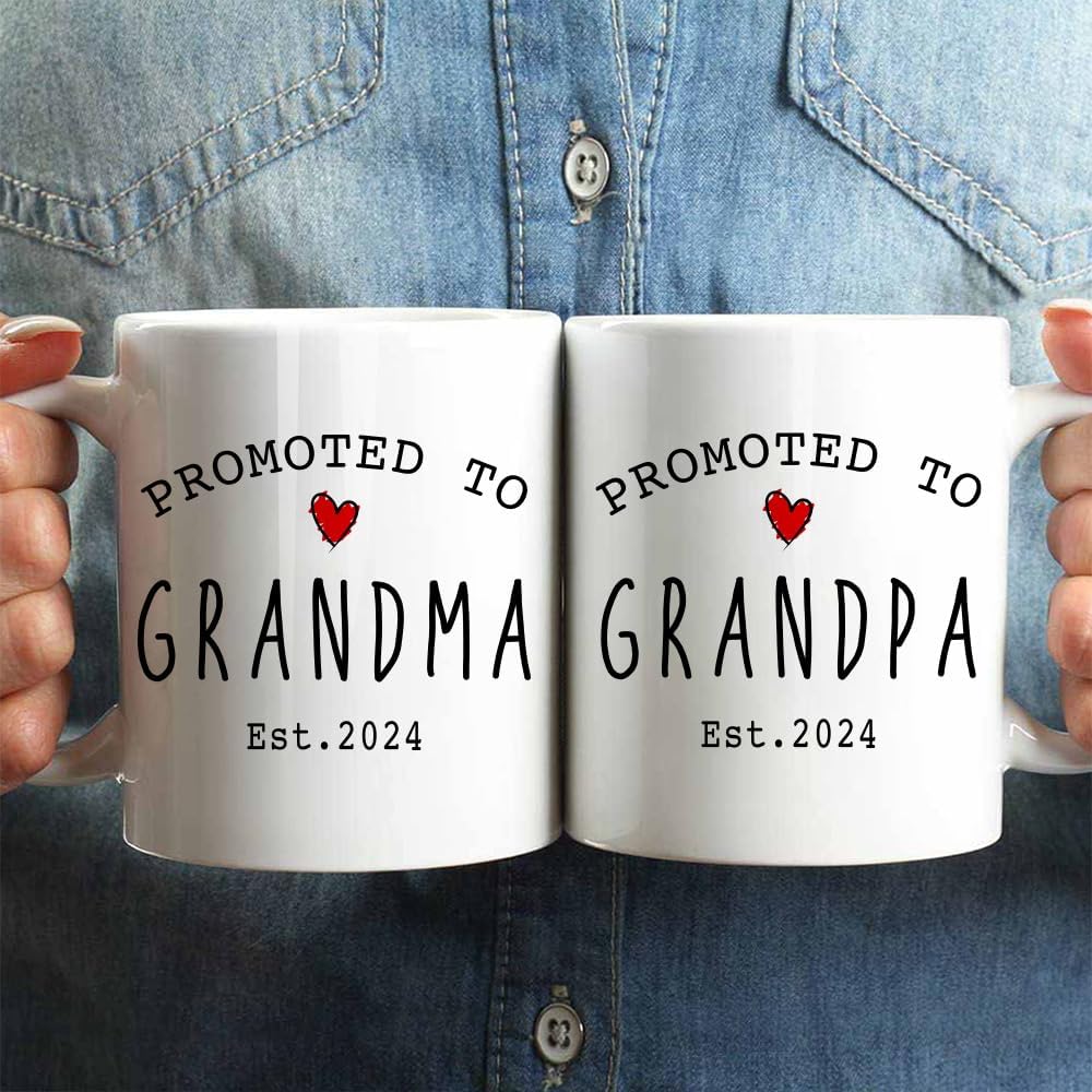 Est 2024 Promoted to Grandparents – Juego de tazas de café de 11 onzas, anuncio de embarazo, publicidad sorpresa para el día de la madre, regalos