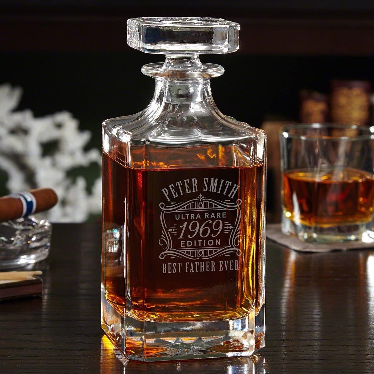 Juego de decantador de whisky personalizado con caja de madera manchada, juego de caja de regalo personalizado de bourbon y whisky escocés