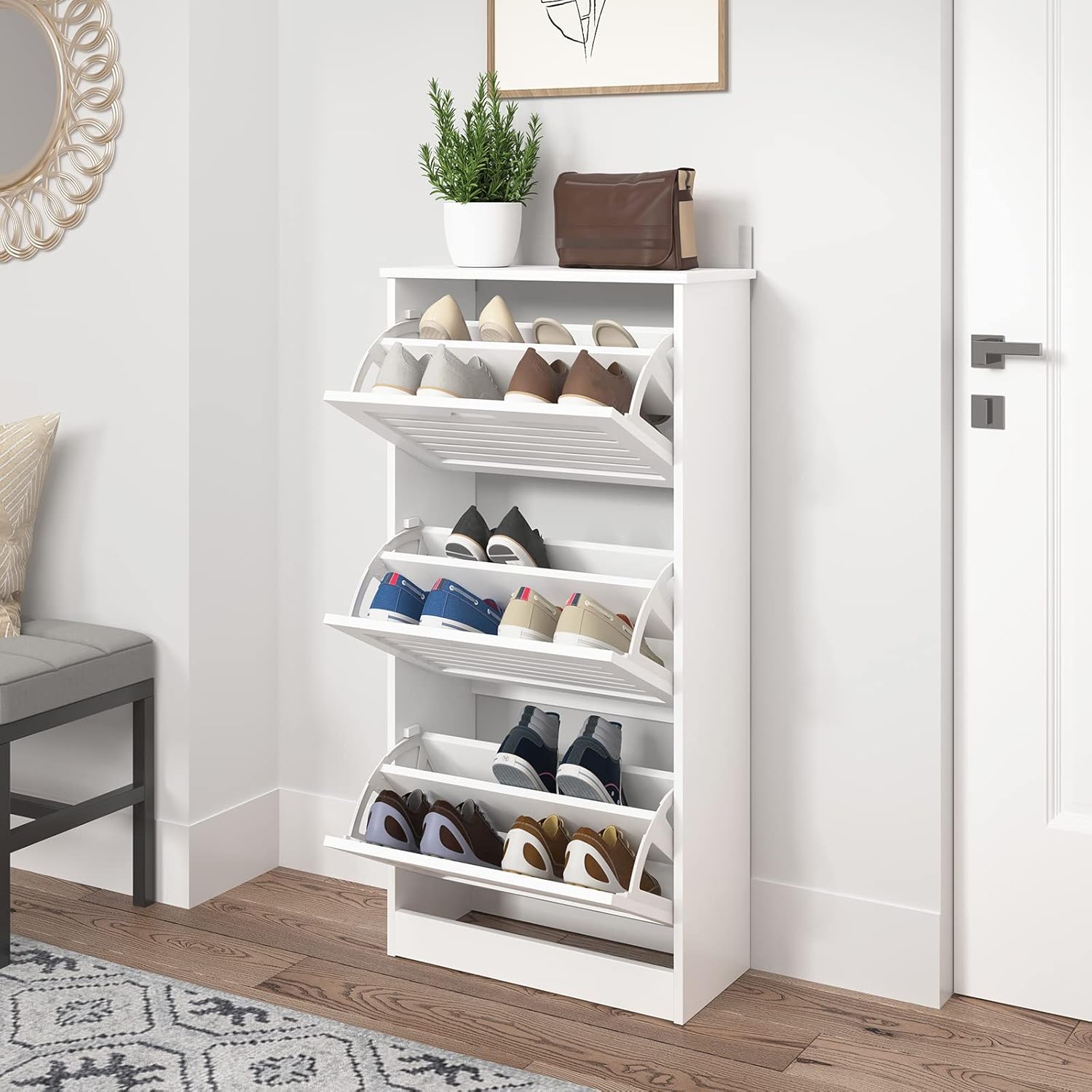 Hommoo Armario de almacenamiento de zapatos blanco con puerta de 3 listones abatibles, armario estrecho para zapatos con estante ajustable, gabinete