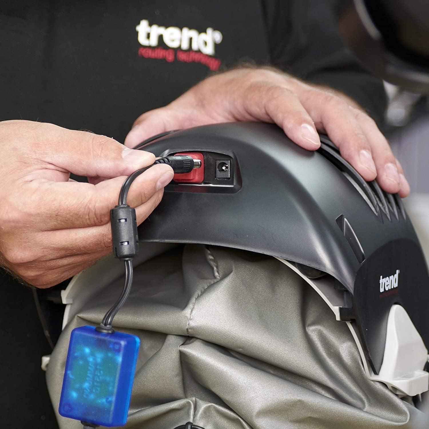Trend Airshield Pro – Protector de cara completa, protector contra el polvo, máscara de circulación de aire con pilas para carpintería