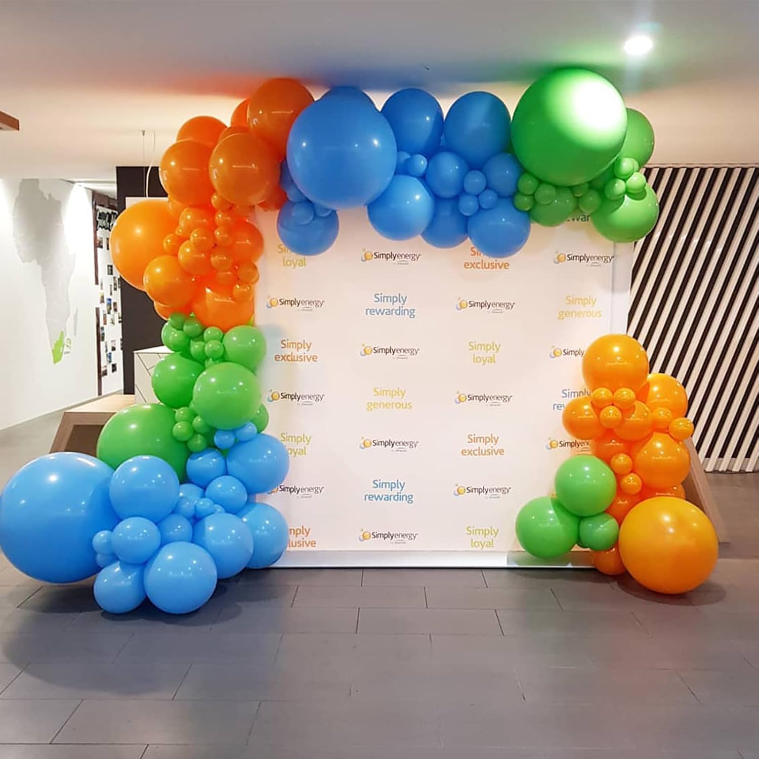 Globos naranjas, 113 piezas de guirnalda de arco de globos naranja mate de diferentes tamaños, globos de fiesta de helio naranja brillante, globos