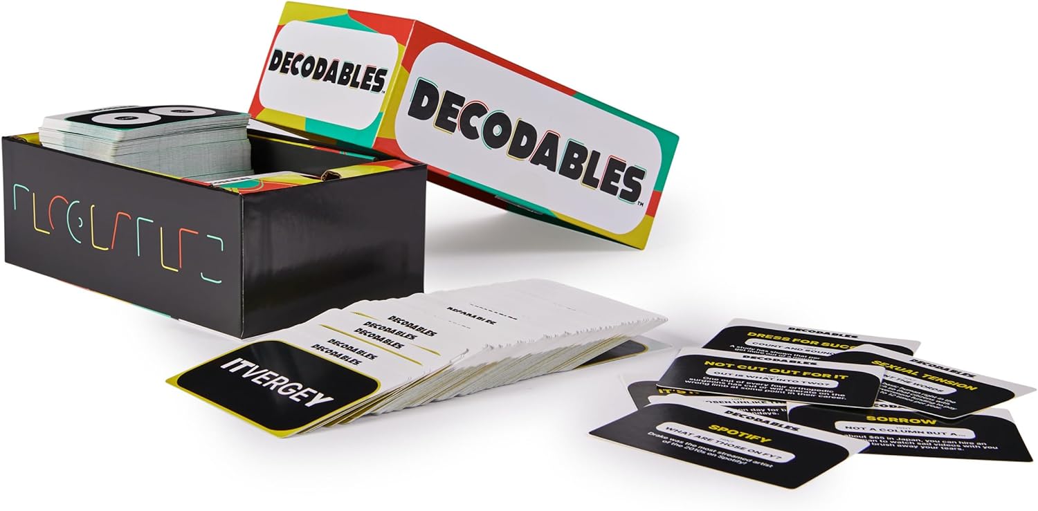 Spin Master Games Decodables – un juego de fiesta histérico para adultos, juego de cartas de frases ocultas para despedidas de soltera, universidad,