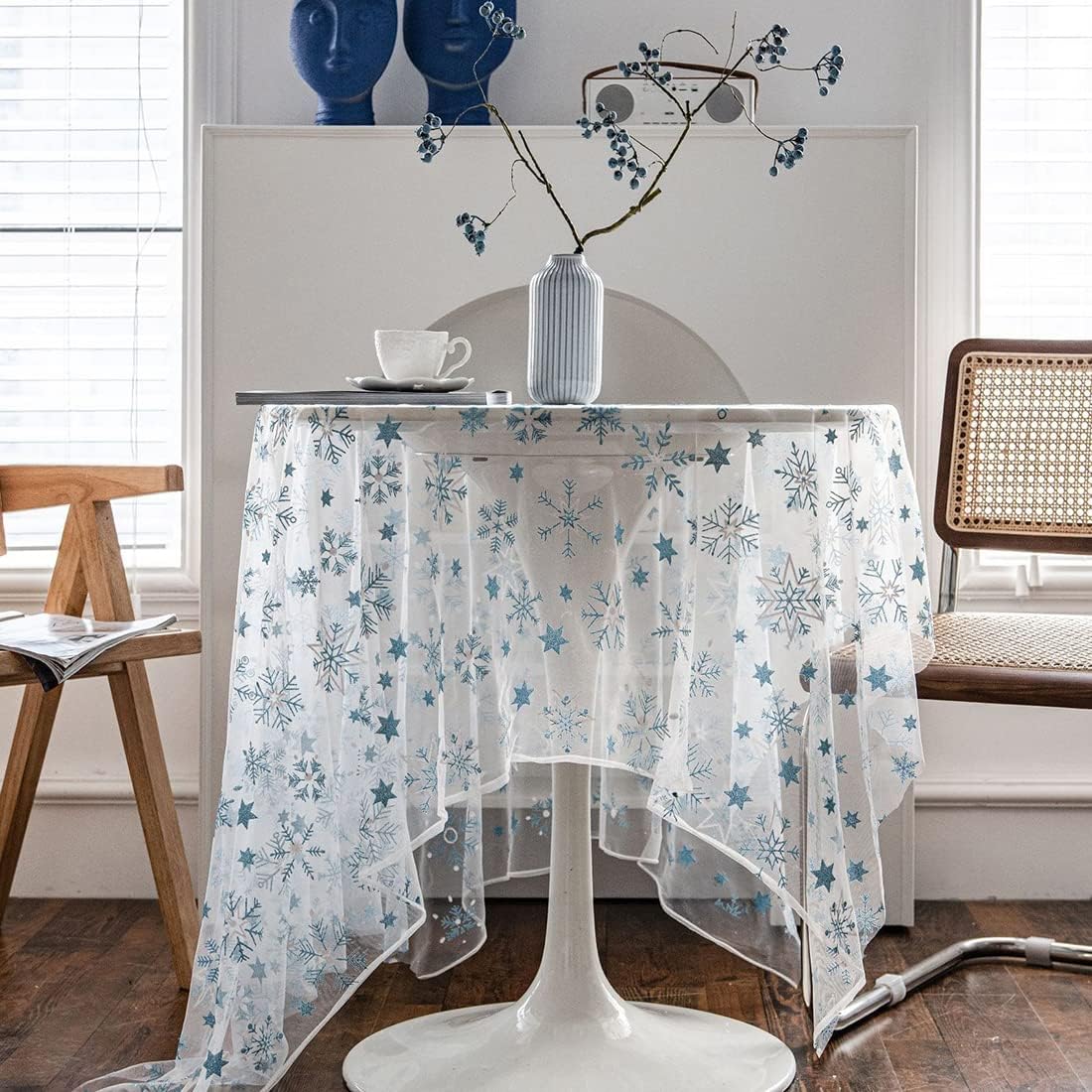 vctops Mantel de encaje con copos de nieve brillantes, para fiestas, bodas, cocina, comedor, decoración del hogar (azul, 59 x 157 pulgadas)