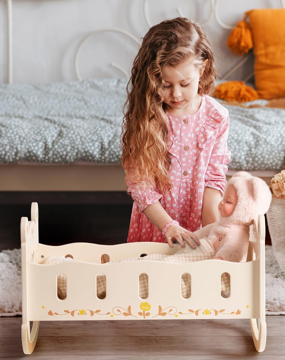ROBOTIME Cuna de muñeca – Cuna de madera para muñecas  Cama de muñeca  Accesorios para muebles de muñeca  Cuna mecedora para muñecas con ropa de