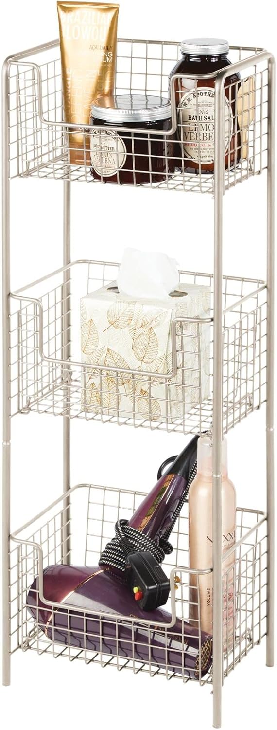 mDesign – Estantería vertical de 3 niveles para baño, organizador de almacenamiento de metal decorativo con 3 cestas para guardar y organizar