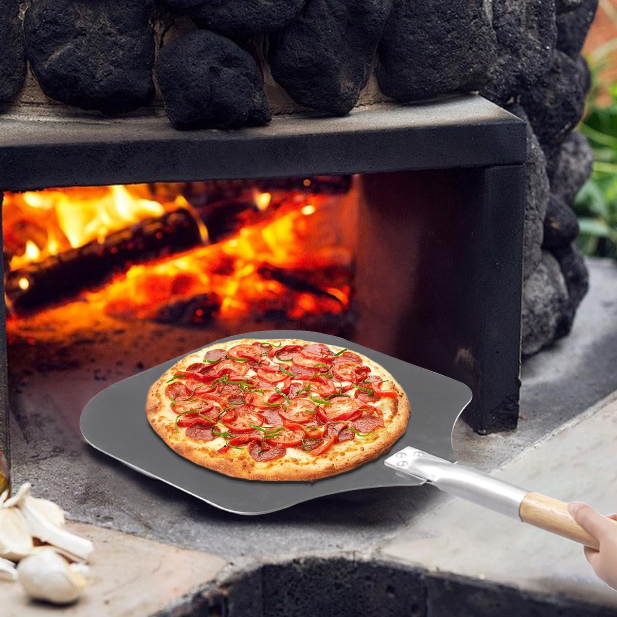 Pala de pizza de aluminio, espátula de pizza de 12 x 14 pulgadas con rueda cortadora de pizza, paleta de pizza con mango de madera desmontable de