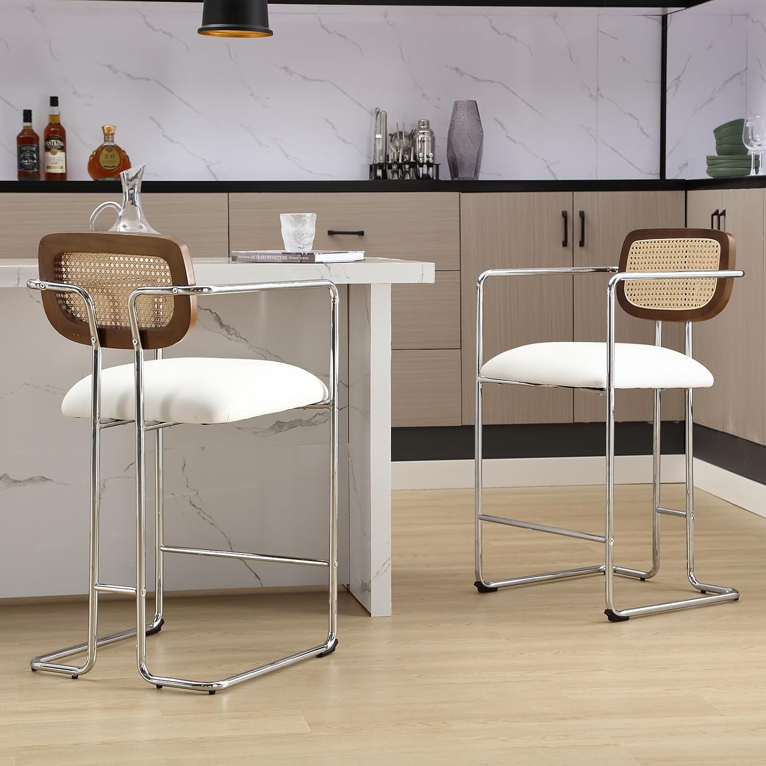 DUOMAY Mid-Century – Juego de 2 taburetes de bar modernos de 26 pulgadas de altura de mostrador con respaldo de ratán, silla de cocina tapizada de