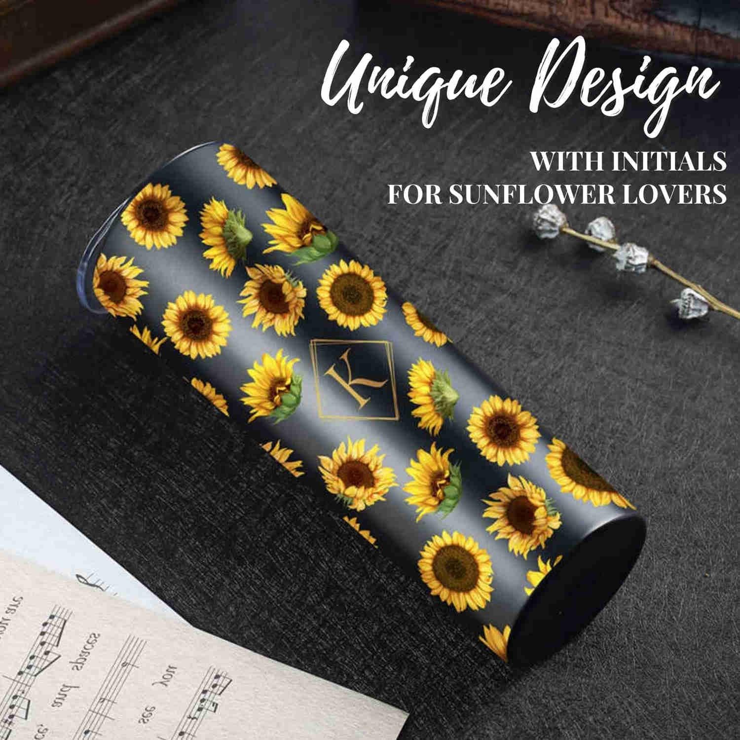 Onebttl Regalos de girasol con inicial para los amantes del girasol, vaso de vino de acero inoxidable con inicial de 20 onzas con diseño de girasol,
