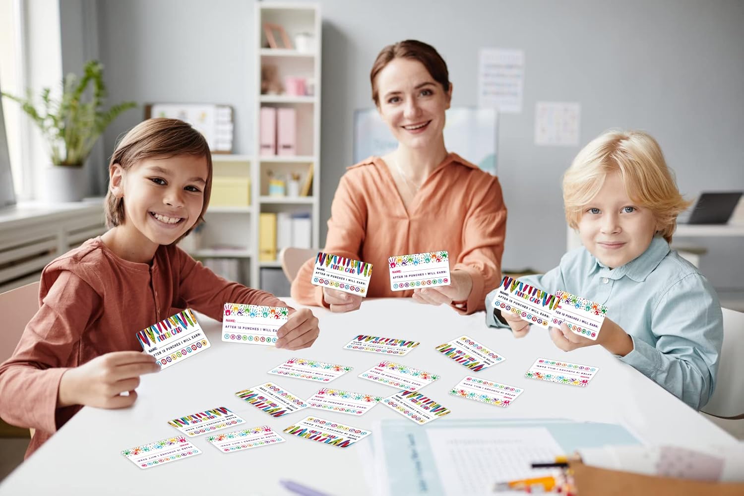 PETCEE 100 tarjetas perforadoras para niños, estudiantes, tarjetas de recompensa de incentivo para comportamiento en el aula, tarjetas perforadas