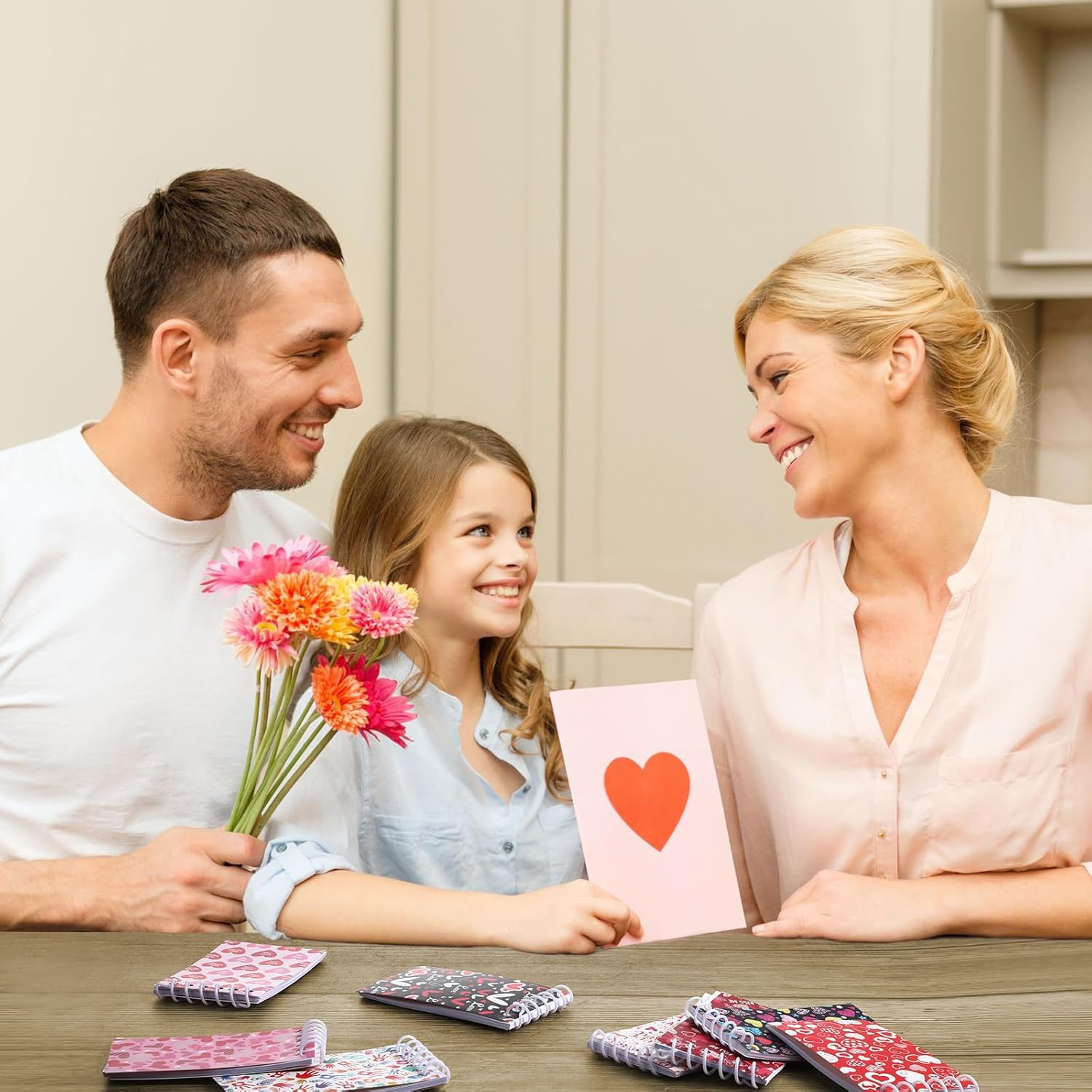 Zonon Mini bloc de notas para el día de San Valentín, mini bloc de notas de corazón diminuto, cuadernos en espiral, para profesores, estudiantes,