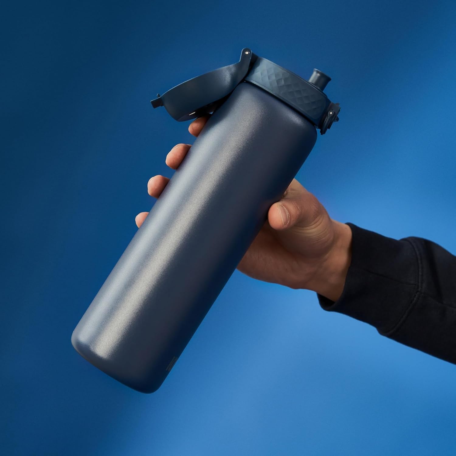 ION8 Botella de agua de acero inoxidable con aislamiento al vacío de 1 litro, 31.1 fl oz31 oz, a prueba de fugas, fácil de abrir, bloqueo seguro,