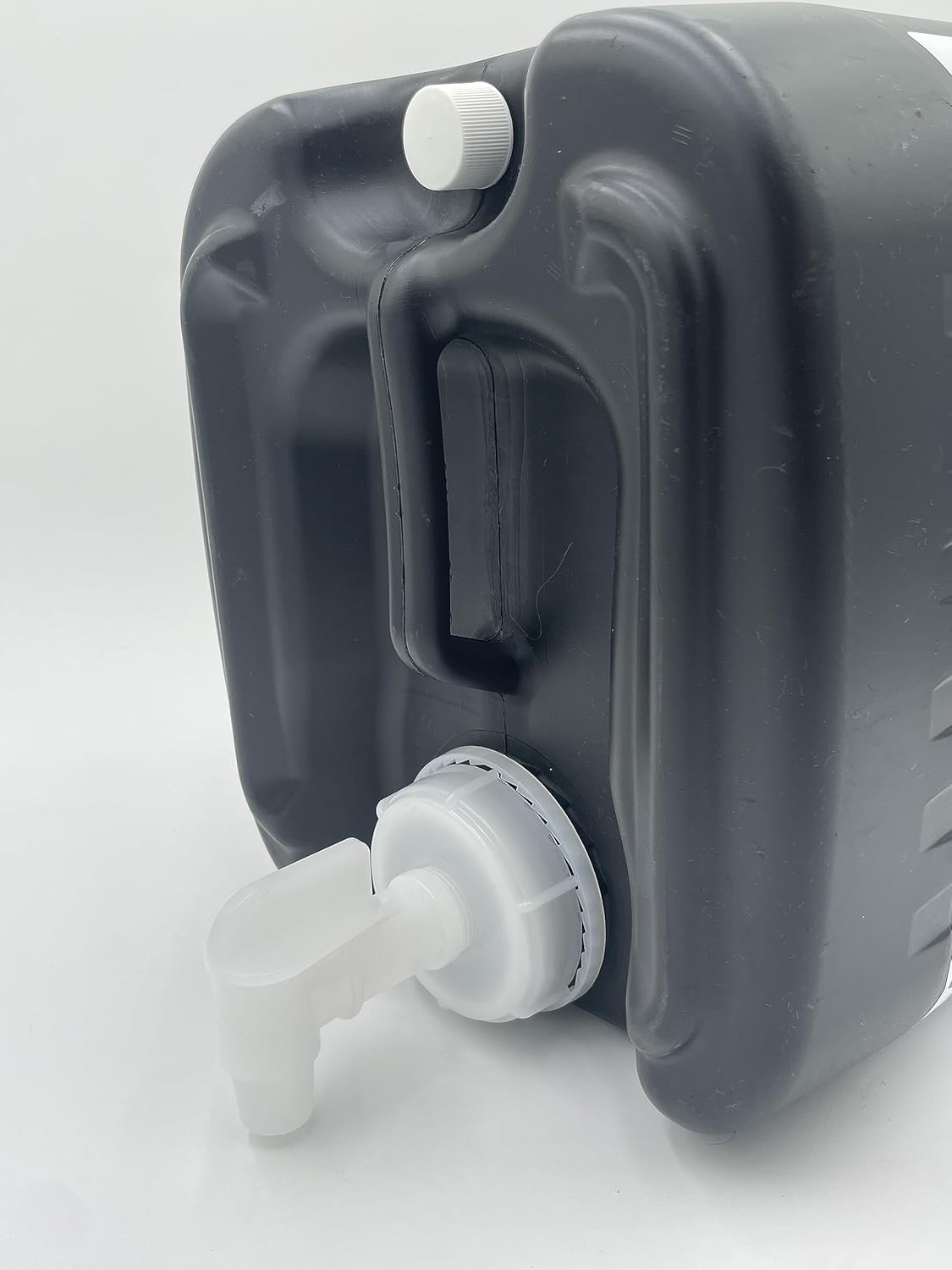 Aceite de motor PennGrade  Lubricantes D-A  Aceite de motor sintético completo seleccionado  SAE 0W20  5 galones con grifo dispensador  Caja de