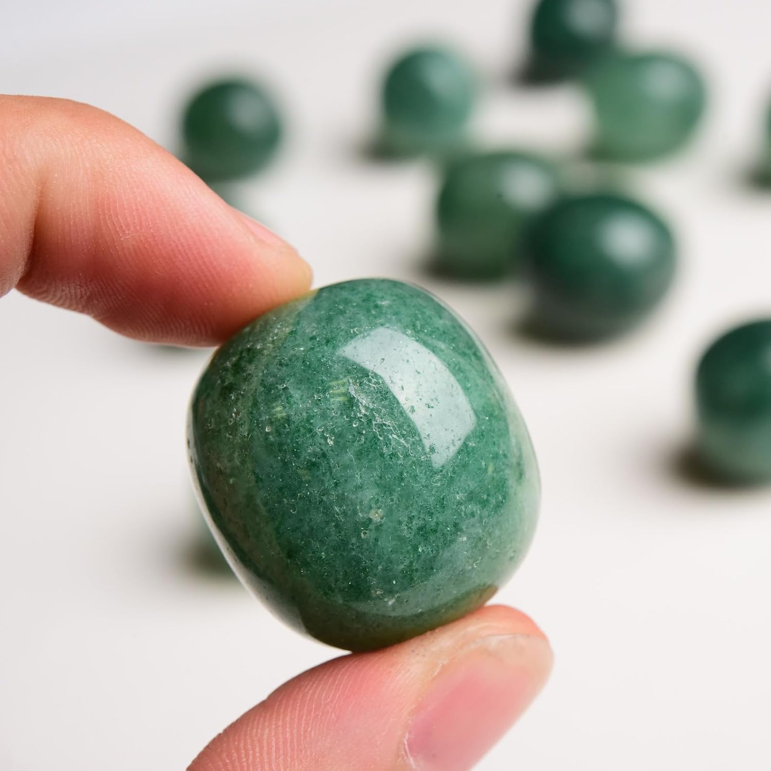Cristales curativos de fresas verdes pulidos naturales de 1 libra de 1 a 1.2 pulgadas, rocas decorativas para plantas, canicas para rellenar