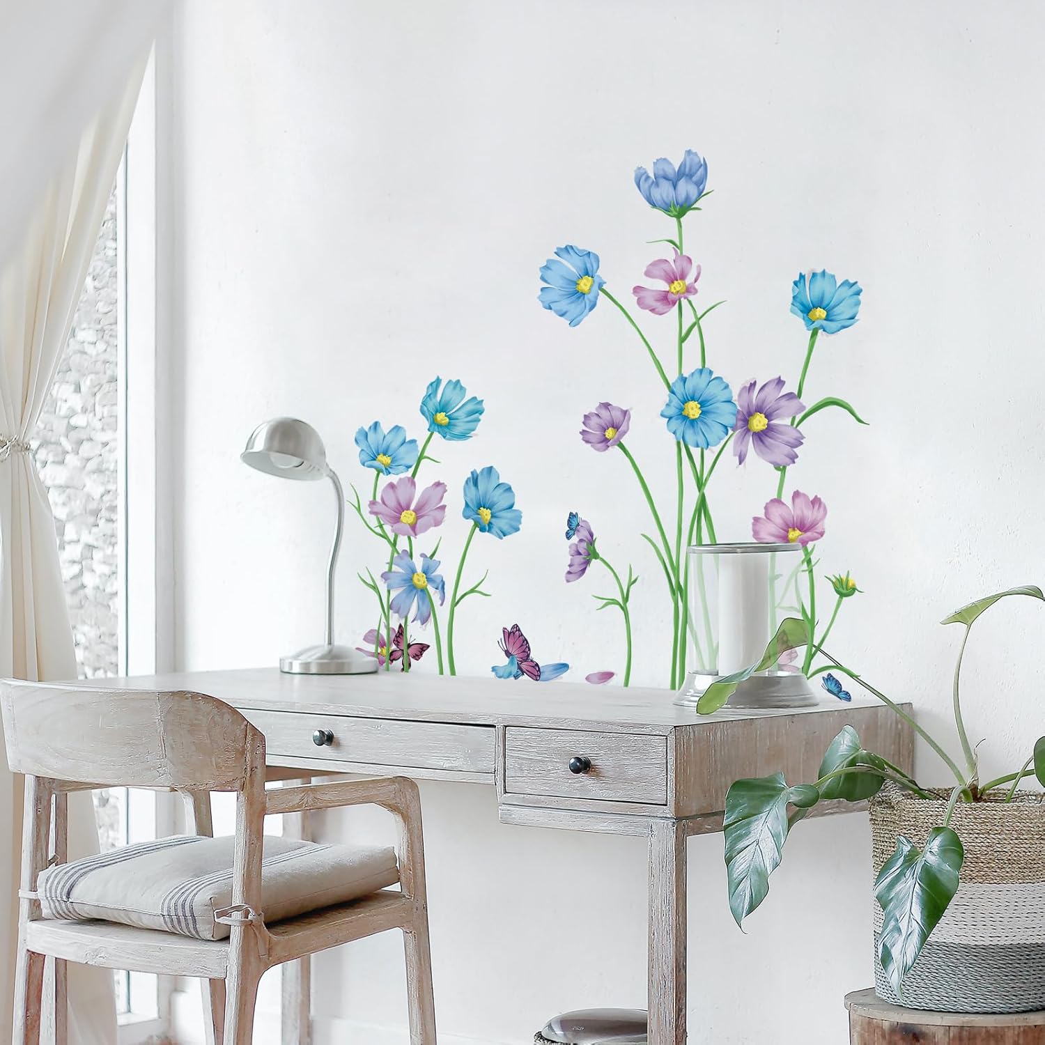 Calcomanías de pared de flores azules y moradas, calcomanías de pared de flores de jardín de flores de mariposa, calcomanía de arte de pared para