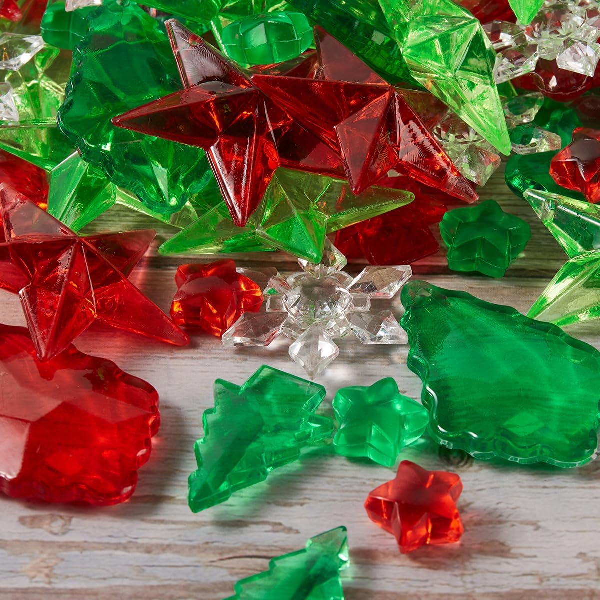 180 piezas de copos de nieve de pino acrílico con forma de estrella, color rojo y verde, gemas de cristal de Navidad para dispersión de mesa,