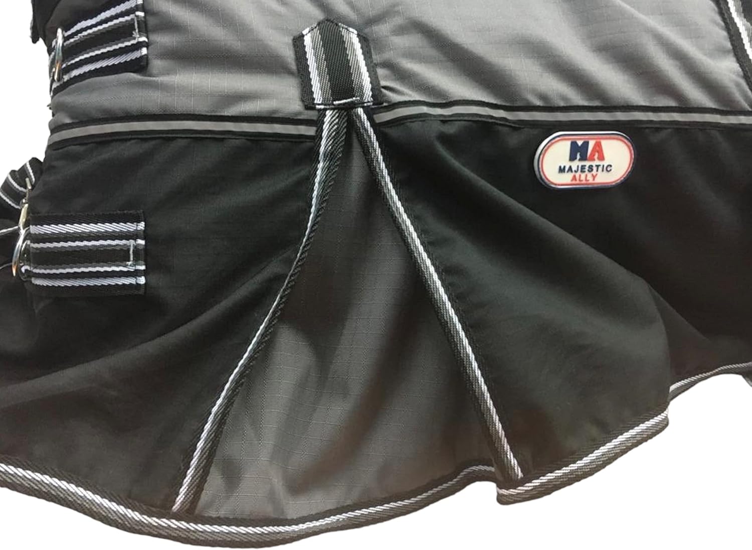 Majestic Ally Manta de nailon Ripstop 600 D con cobertura impermeable, pesada, resistente a la lluvia y a la intemperie, para otoño o clima frío en
