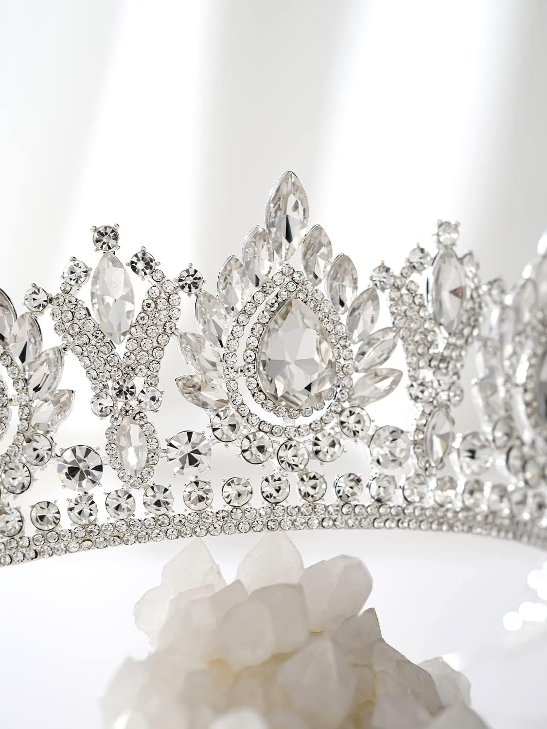 SWEETV Tiara barroca para mujer, tiara de boda para novia, accesorio para el cabello de fiesta de cumpleaños de Halloween, fiesta de cumpleaños