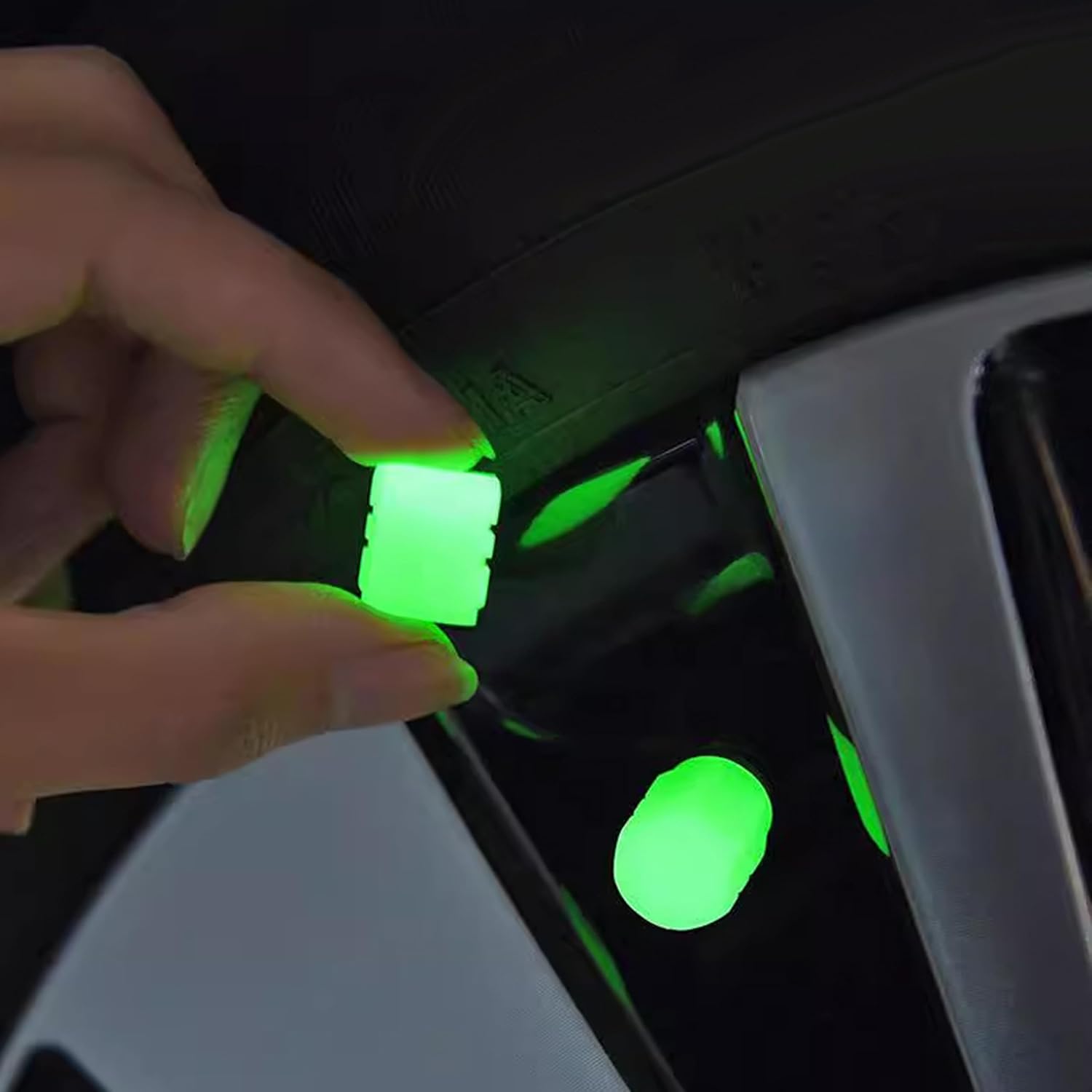 Tapones fluorescentes que brillan en la oscuridad para válvulas de neumáticos, tapones universales para válvulas de automóviles que mejoran el