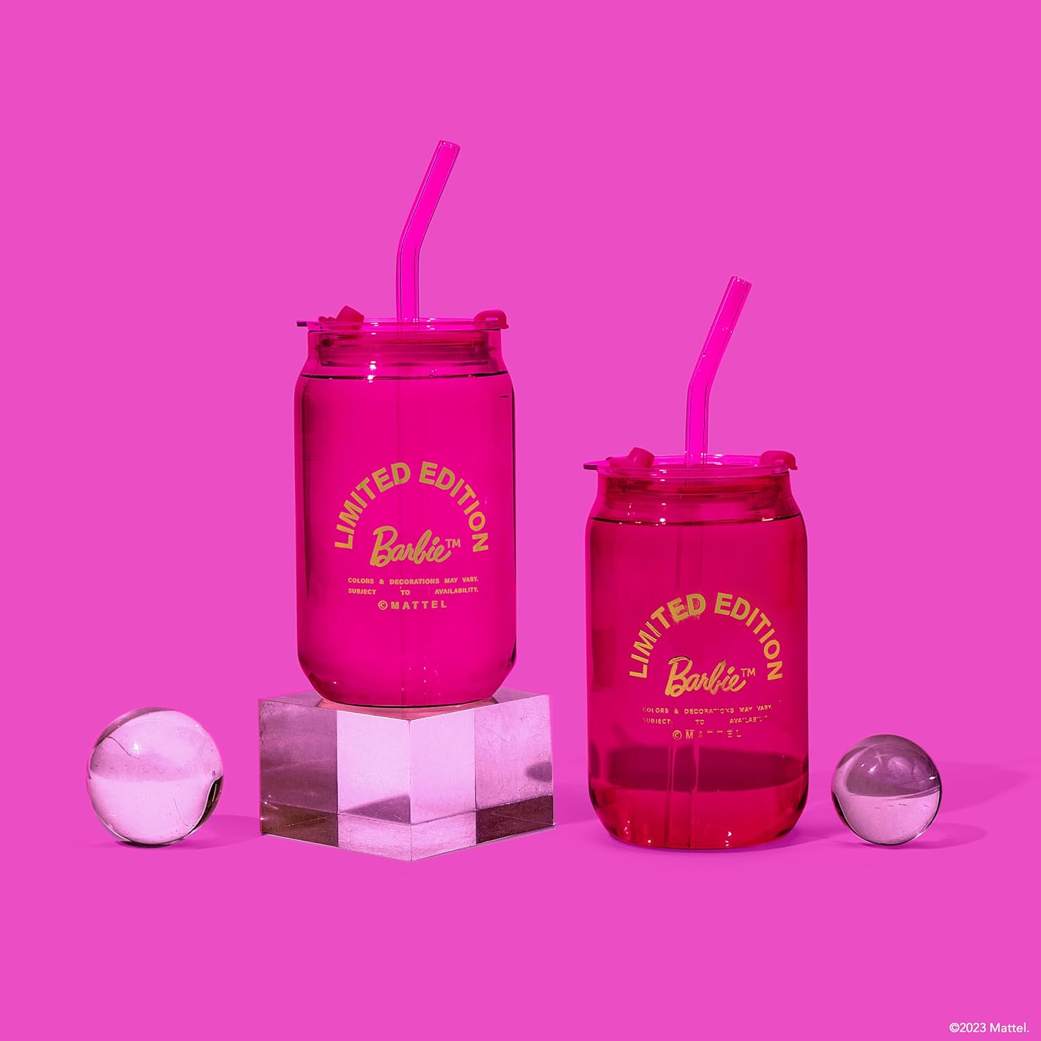 Dragon Glassware x Barbie – Vasos de vidrio con forma de lata de 16 onzas con tapas y pajitas, juego de 4 tazas para café helado con tapas, vaso de