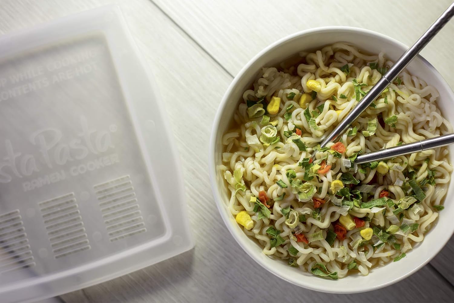 El paquete original de cocina Fasta Pasta para microondas y olla de ramen, cada uno con tapas de colador integradas, sin ensuciar, pegar, desbordar