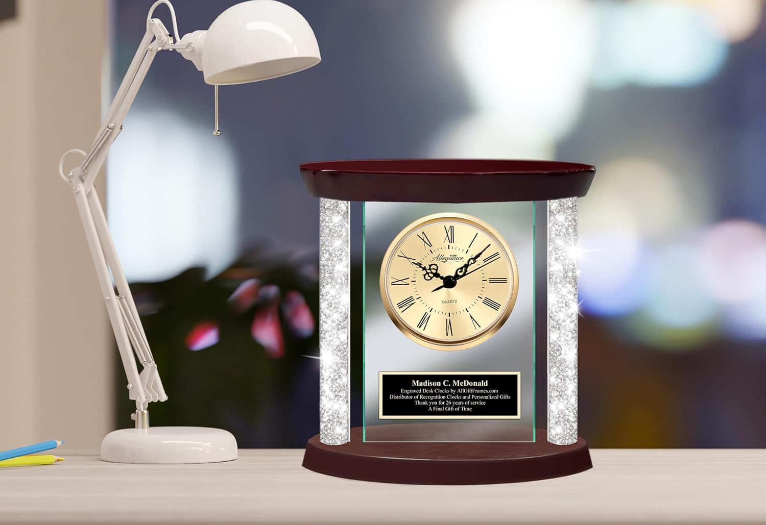AllGiftFrames Reloj de mesa con placa grabada negra con diamantes de oro, bisel de oro, bisel de lujo, base de madera, reloj con base de madera,