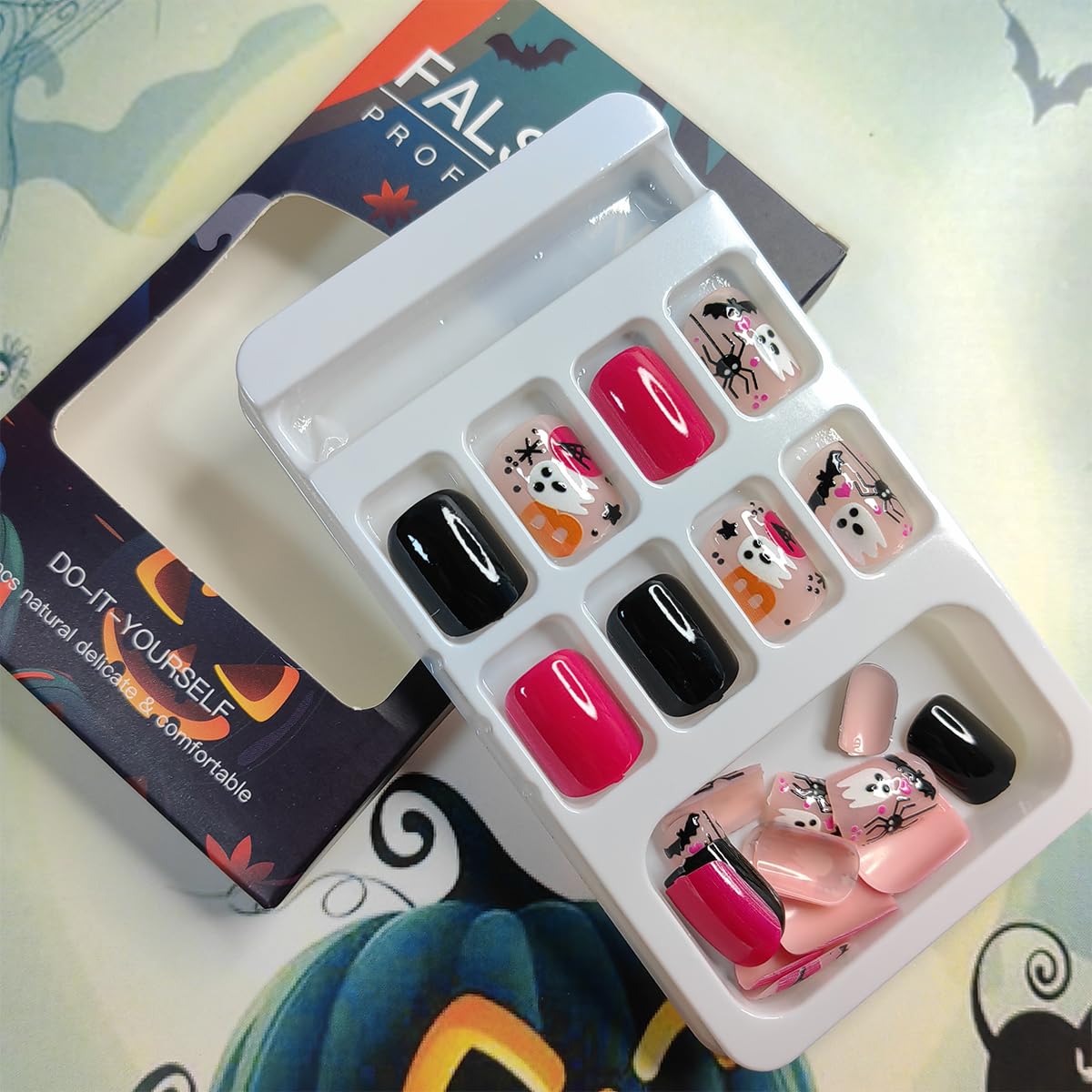 24 uñas postizas cuadradas cortas de Halloween, con pegamento, diseño de araña, estrella, murciélago, acrílico, cobertura completa, color negro,