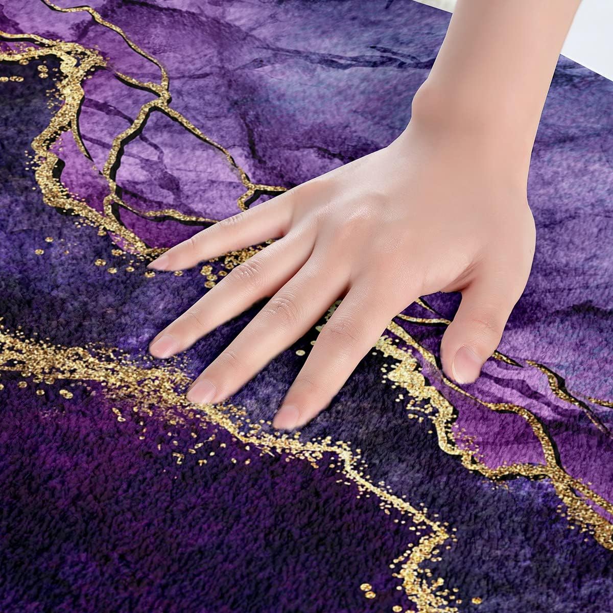Alfombra de baño de mármol morado, alfombra de baño abstracta dorada y púrpura, alfombra de arte fluida de tinta iridiscente, alfombra de arte