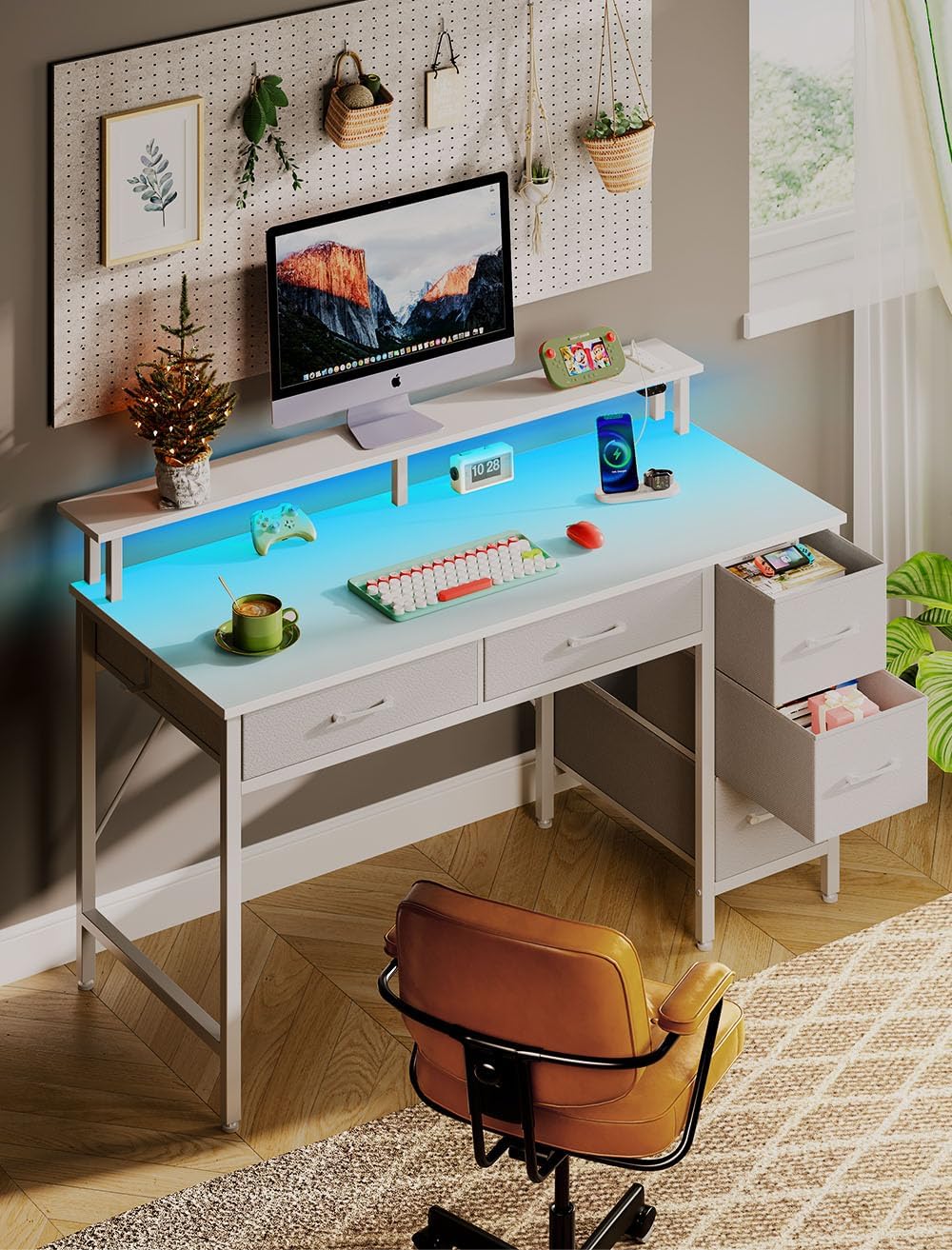 Seventable Escritorio para computadora con tomas de corriente y luz LED, escritorio de oficina en casa de 55 pulgadas con 5 cajones, escritorio con